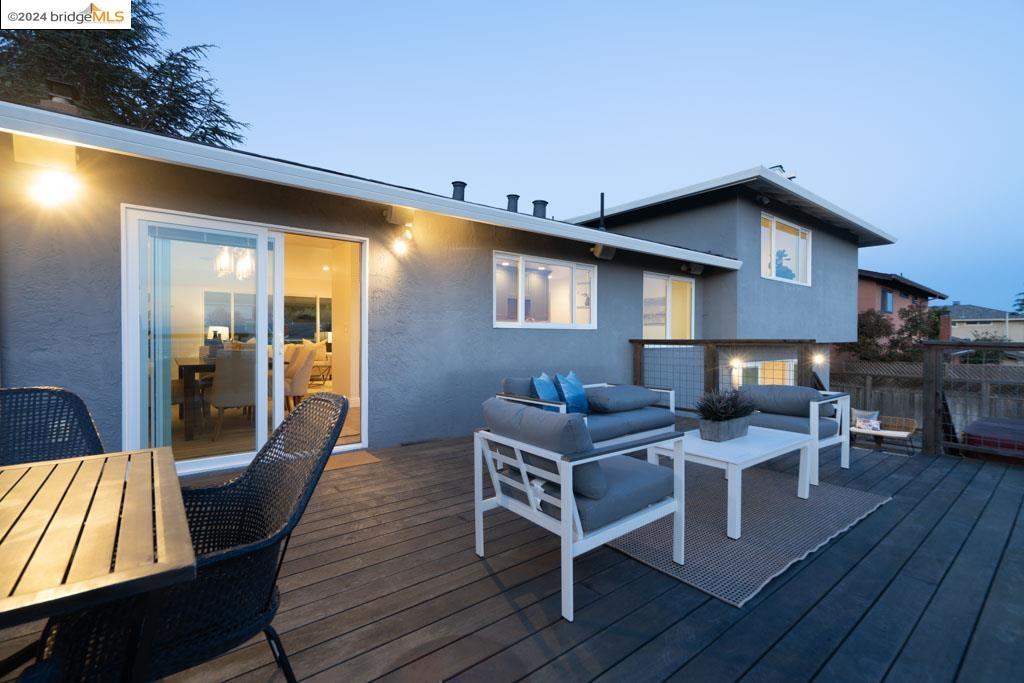 Detail Gallery Image 31 of 41 For 7627 Hansom Dr, Oakland,  CA 94605 - 4 Beds | 2/1 Baths