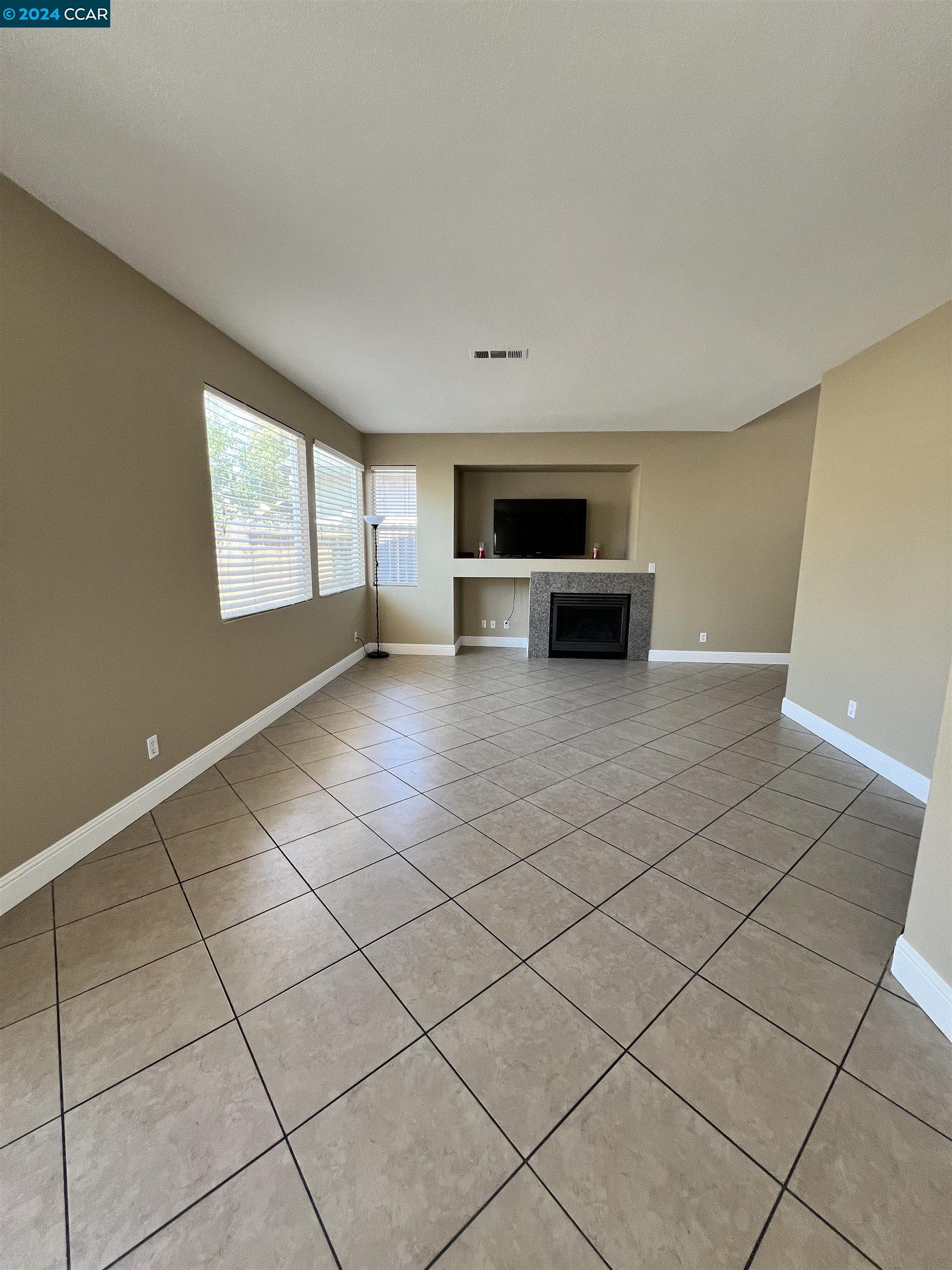 Detail Gallery Image 9 of 24 For 4469 Fall Ln, Oakley,  CA 94561 - 4 Beds | 2/1 Baths