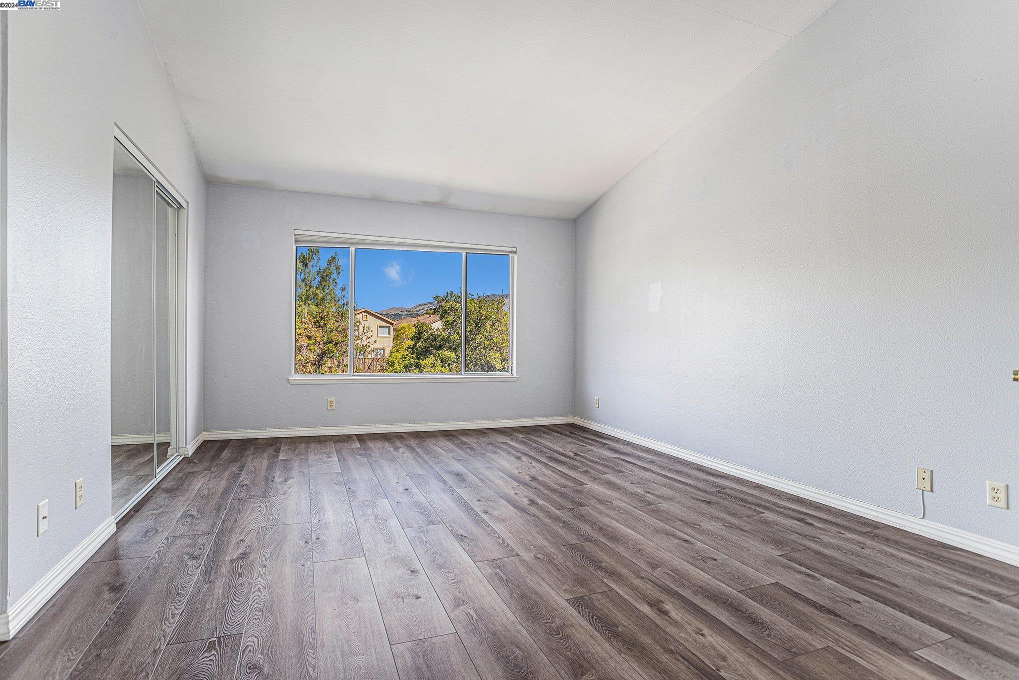 Detail Gallery Image 14 of 29 For 305 Bellflower Dr, San Ramon,  CA 94582 - 3 Beds | 2/1 Baths