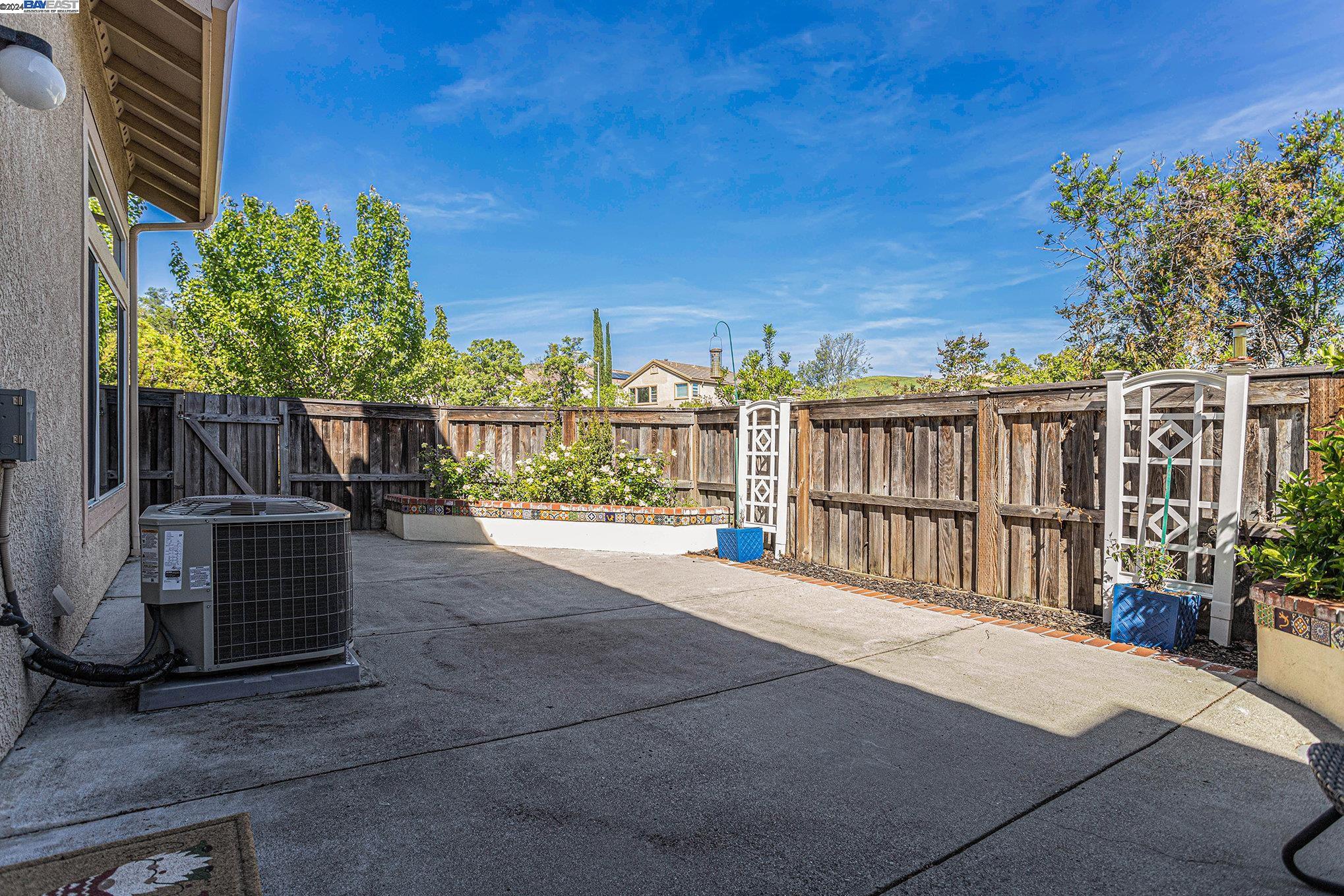 Detail Gallery Image 22 of 29 For 305 Bellflower Dr, San Ramon,  CA 94582 - 3 Beds | 2/1 Baths