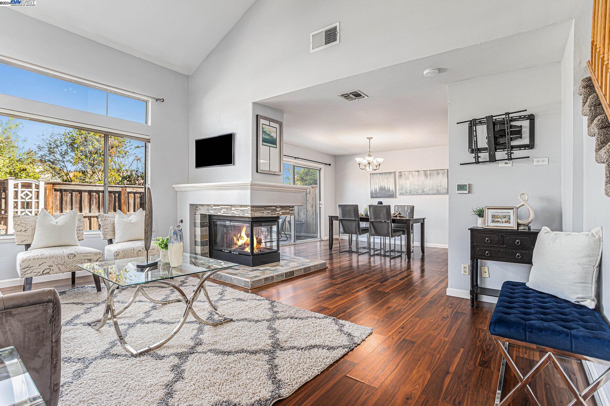 Detail Gallery Image 6 of 29 For 305 Bellflower Dr, San Ramon,  CA 94582 - 3 Beds | 2/1 Baths