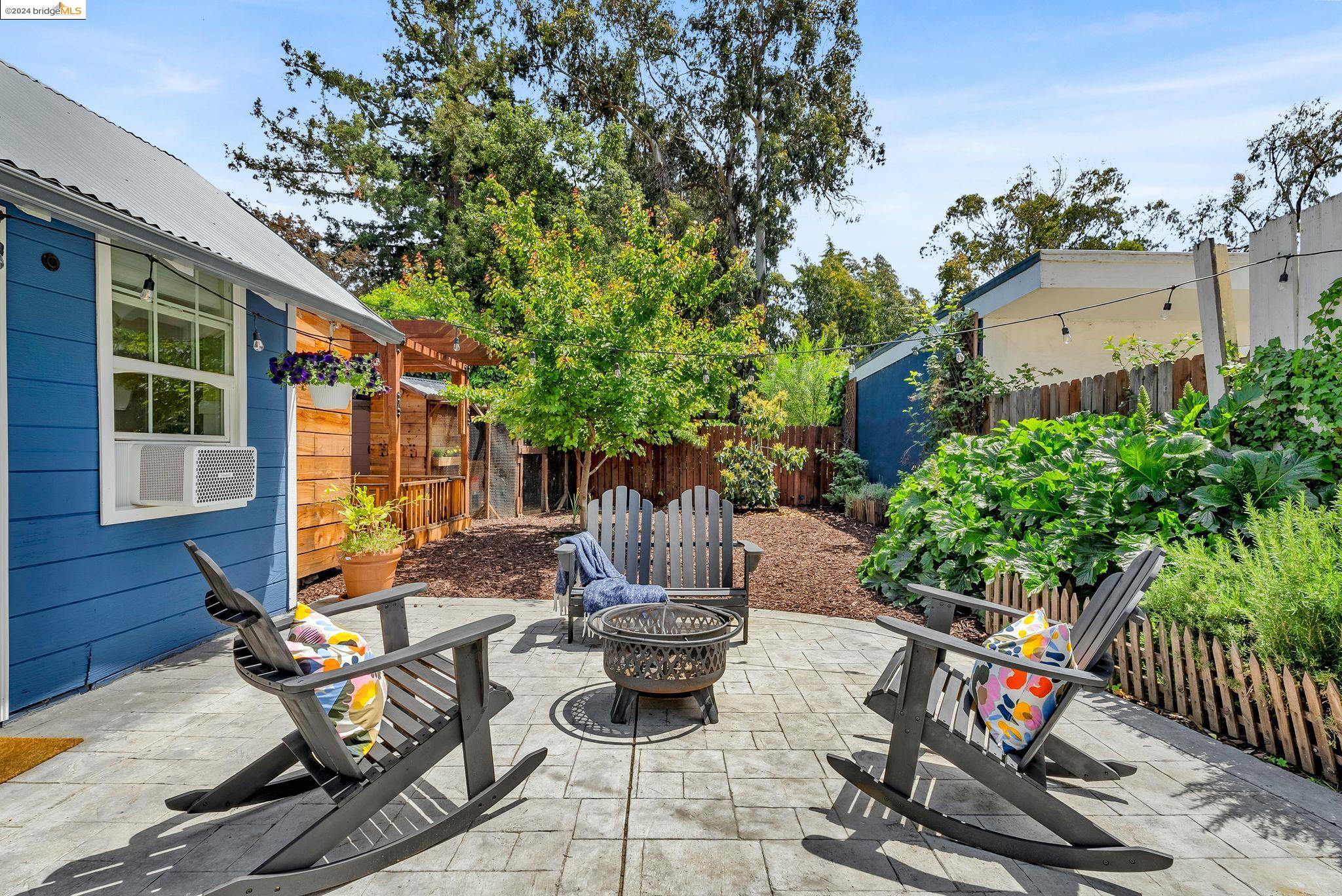 Detail Gallery Image 35 of 60 For 2406 82nd Ave, Oakland,  CA 94605 - 4 Beds | 2 Baths