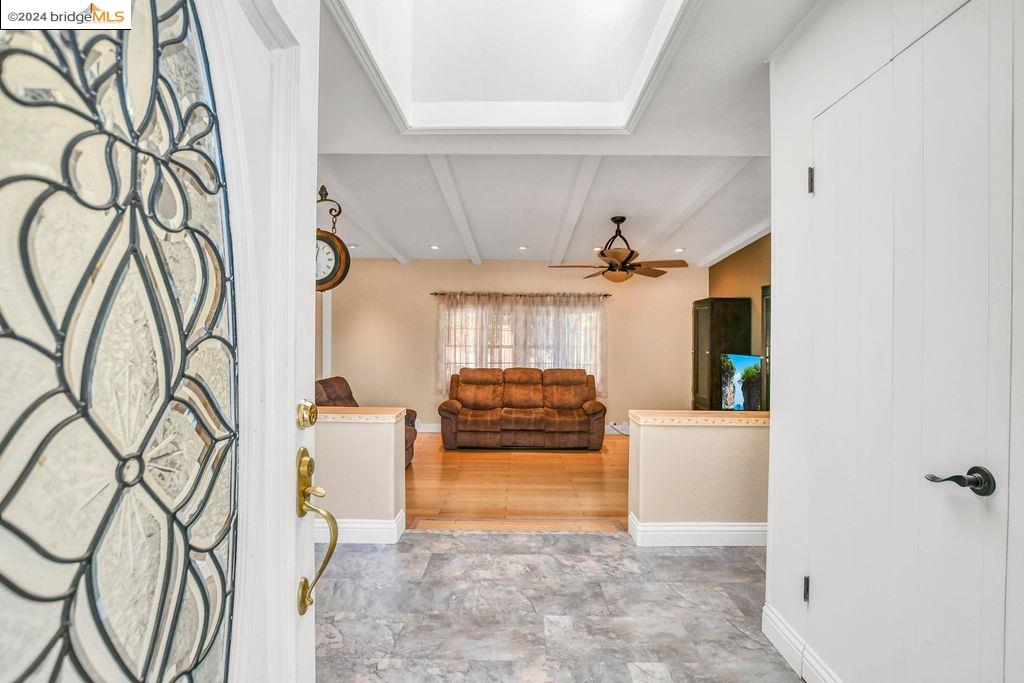 Detail Gallery Image 8 of 31 For 4392 Thornwood Ct, Concord,  CA 94521 - 3 Beds | 2 Baths