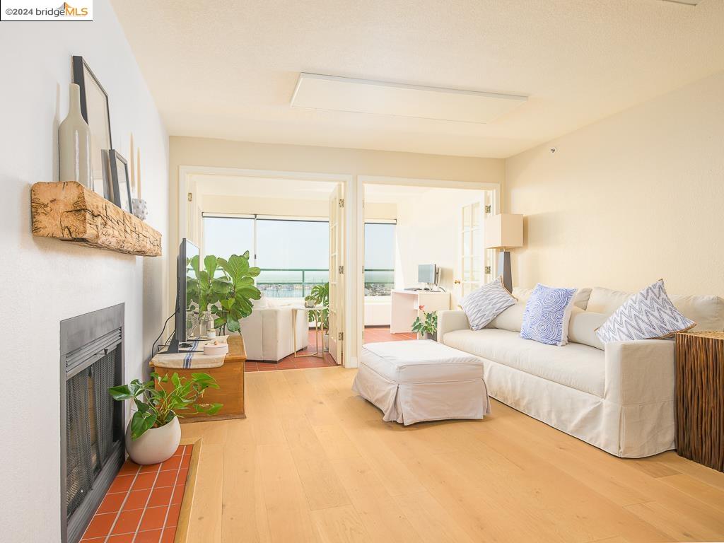 Detail Gallery Image 3 of 26 For 1301 Quarry Ct #112,  Richmond,  CA 94801 - 2 Beds | 2 Baths