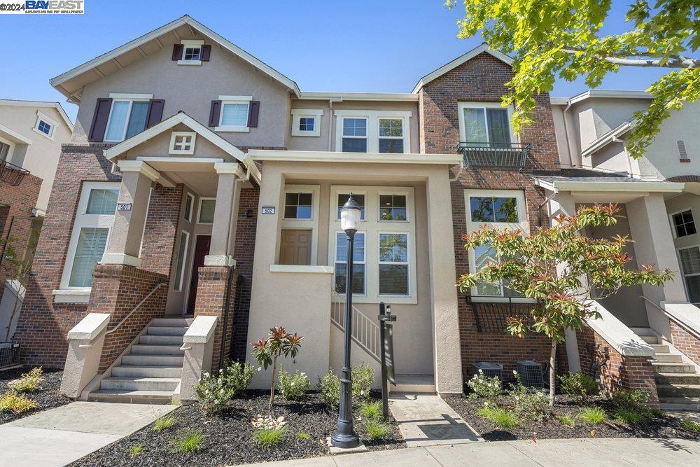More Details about MLS # 41058891 : 274 WOOD ST # 502