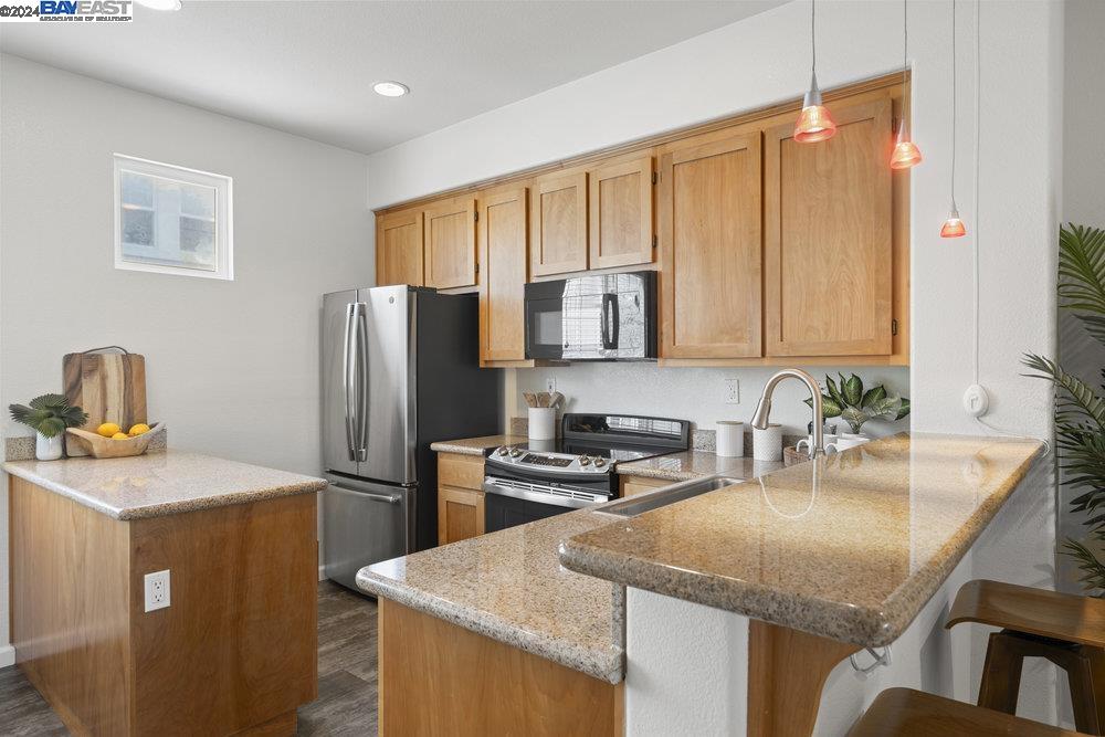Detail Gallery Image 9 of 25 For 274 Wood St #502,  Livermore,  CA 94550 - 2 Beds | 2/1 Baths