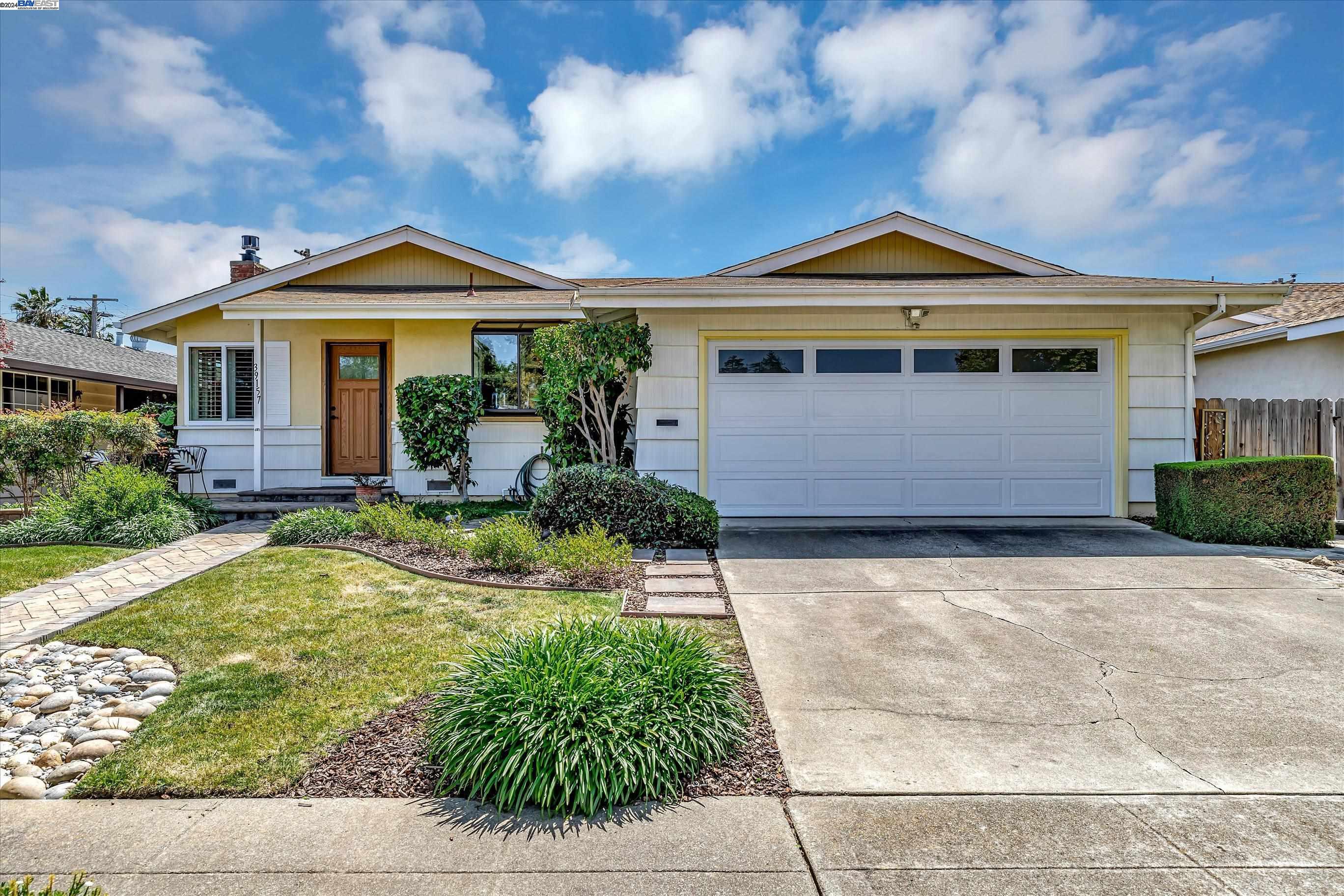 Detail Gallery Image 1 of 60 For 39157 Delano Ct, Fremont,  CA 94538 - 3 Beds | 2 Baths