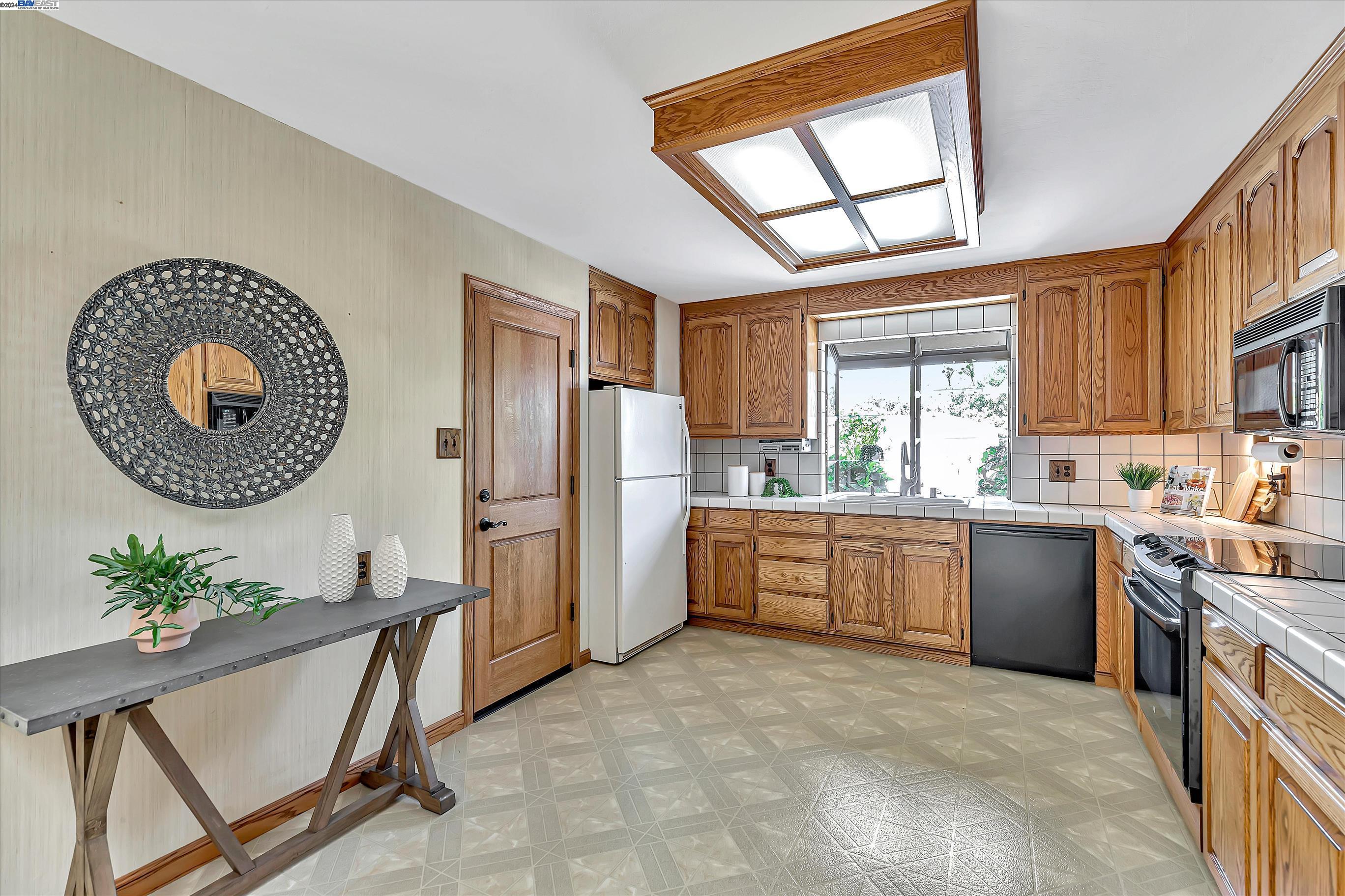 Detail Gallery Image 13 of 60 For 39157 Delano Ct, Fremont,  CA 94538 - 3 Beds | 2 Baths