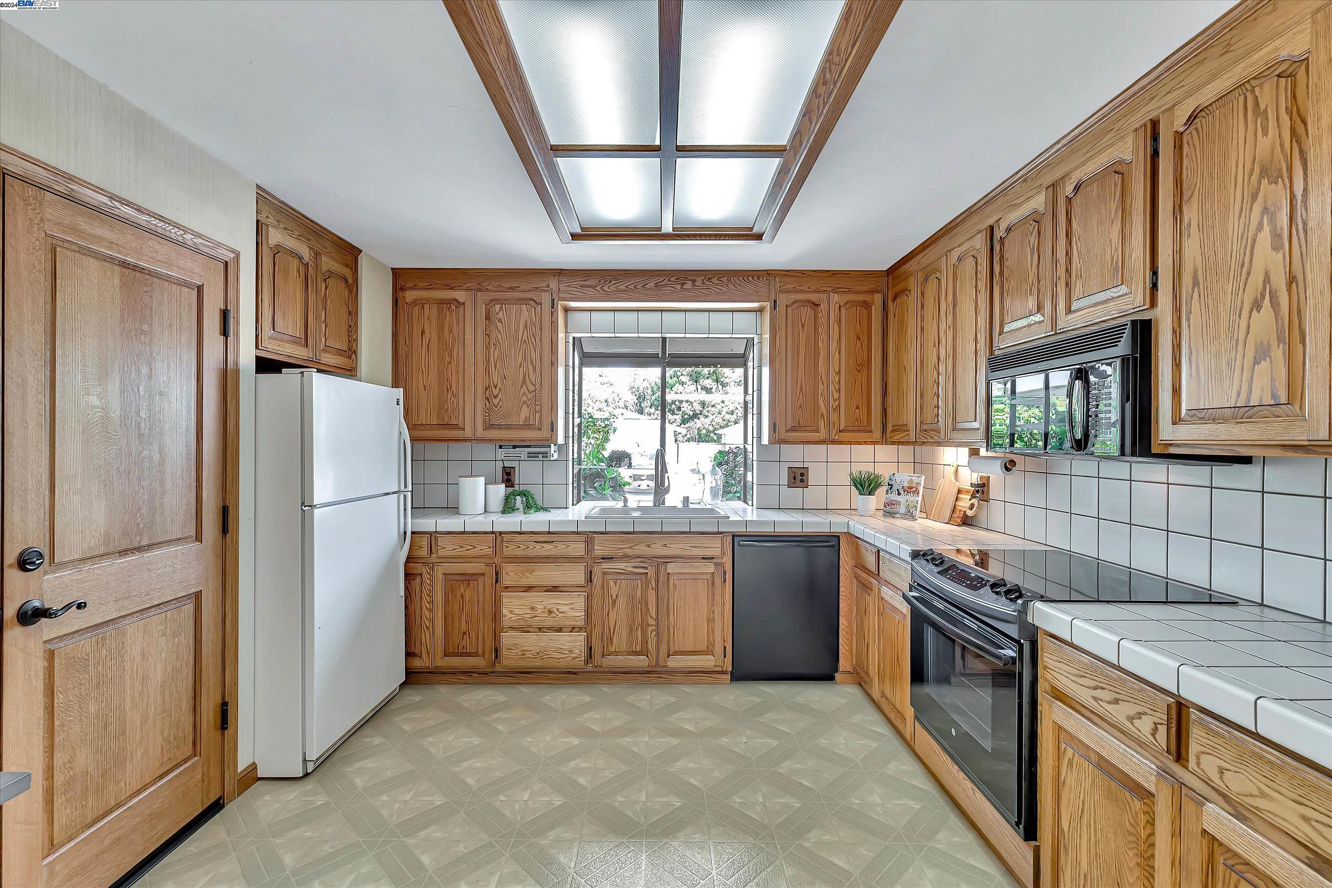 Detail Gallery Image 14 of 60 For 39157 Delano Ct, Fremont,  CA 94538 - 3 Beds | 2 Baths