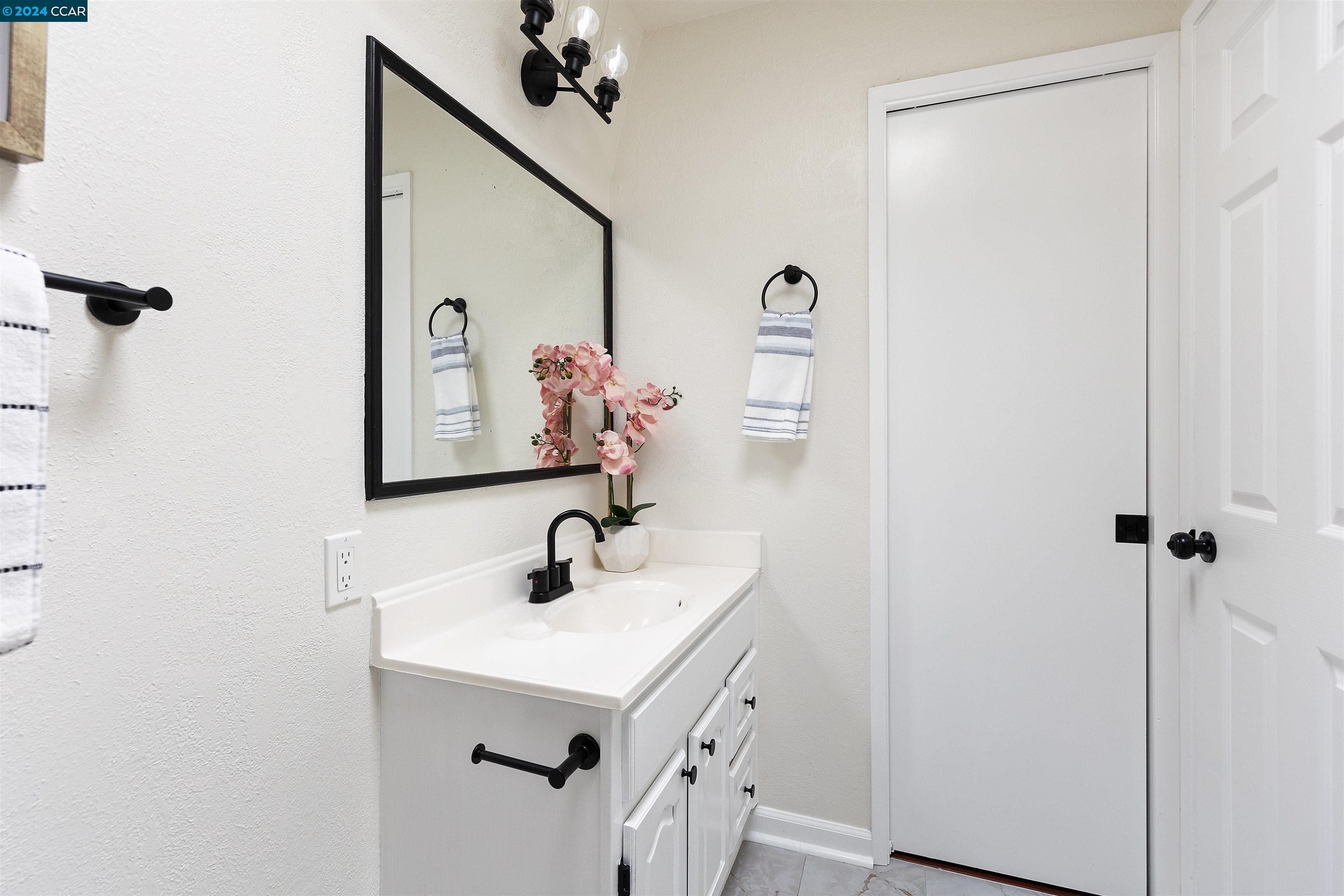 Detail Gallery Image 29 of 47 For 14805 Woodland Loop, Penn Valley,  CA 95946 - 3 Beds | 2/1 Baths