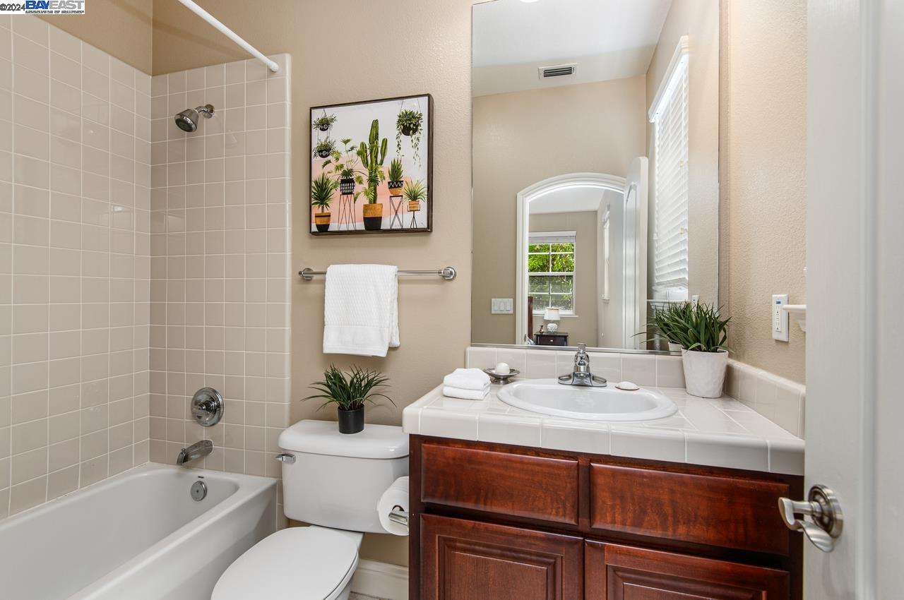 Detail Gallery Image 21 of 46 For 2803 Rutherford Ct, Livermore,  CA 94550 - 4 Beds | 4/1 Baths