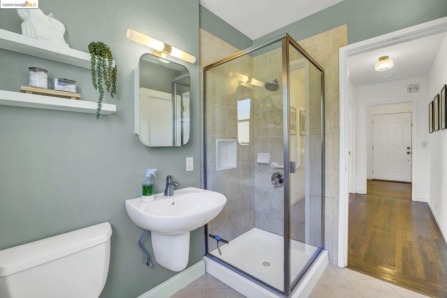 Detail Gallery Image 21 of 38 For 3016 Revere Ave, Oakland,  CA 94605 - 2 Beds | 1 Baths