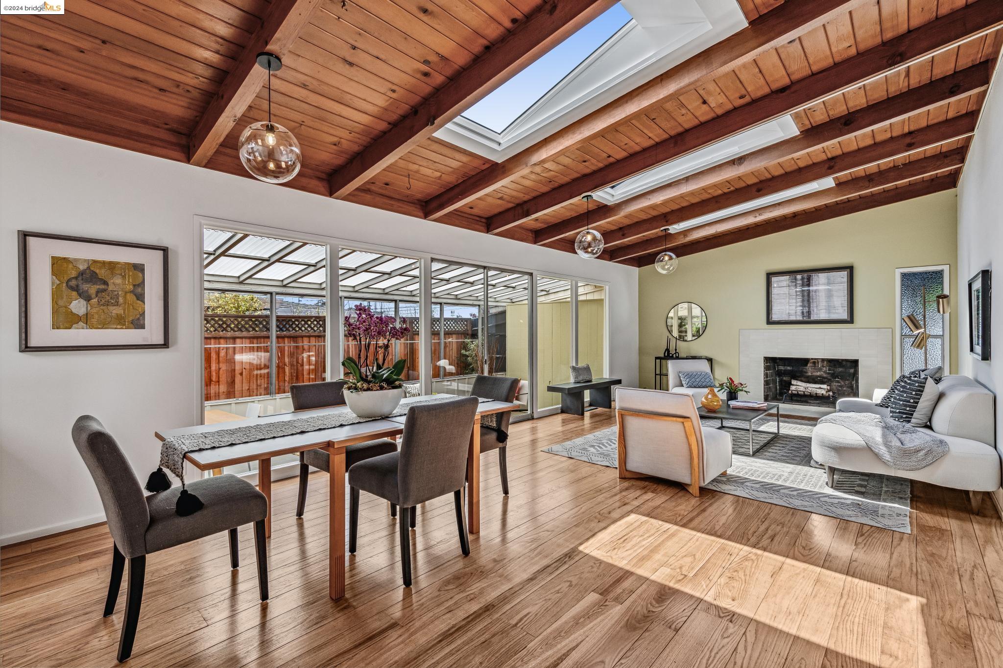 Detail Gallery Image 1 of 1 For 1218 Lawrence St, El Cerrito,  CA 94530 - 3 Beds | 2 Baths