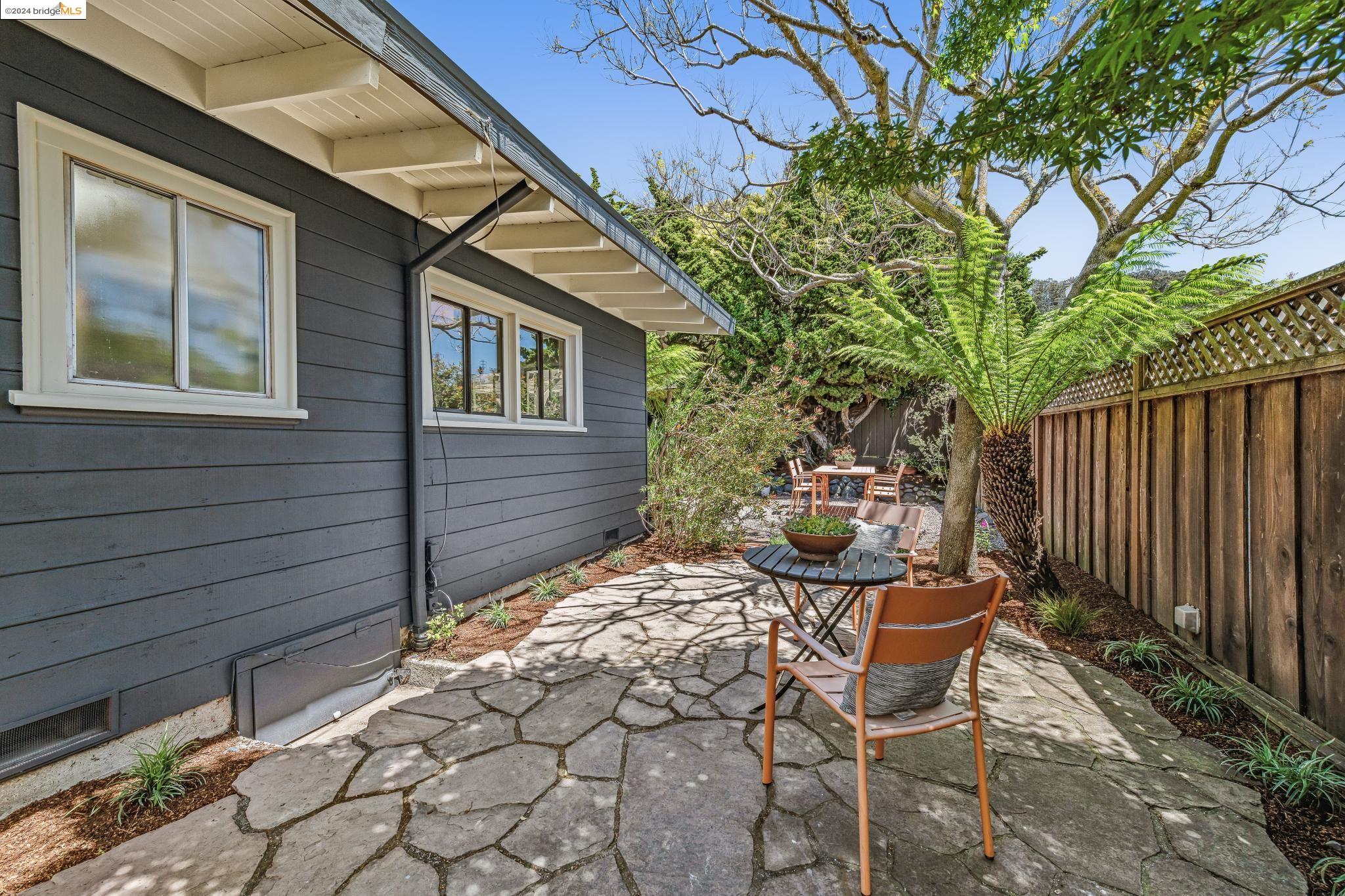 Detail Gallery Image 33 of 44 For 1218 Lawrence St, El Cerrito,  CA 94530 - 3 Beds | 2 Baths