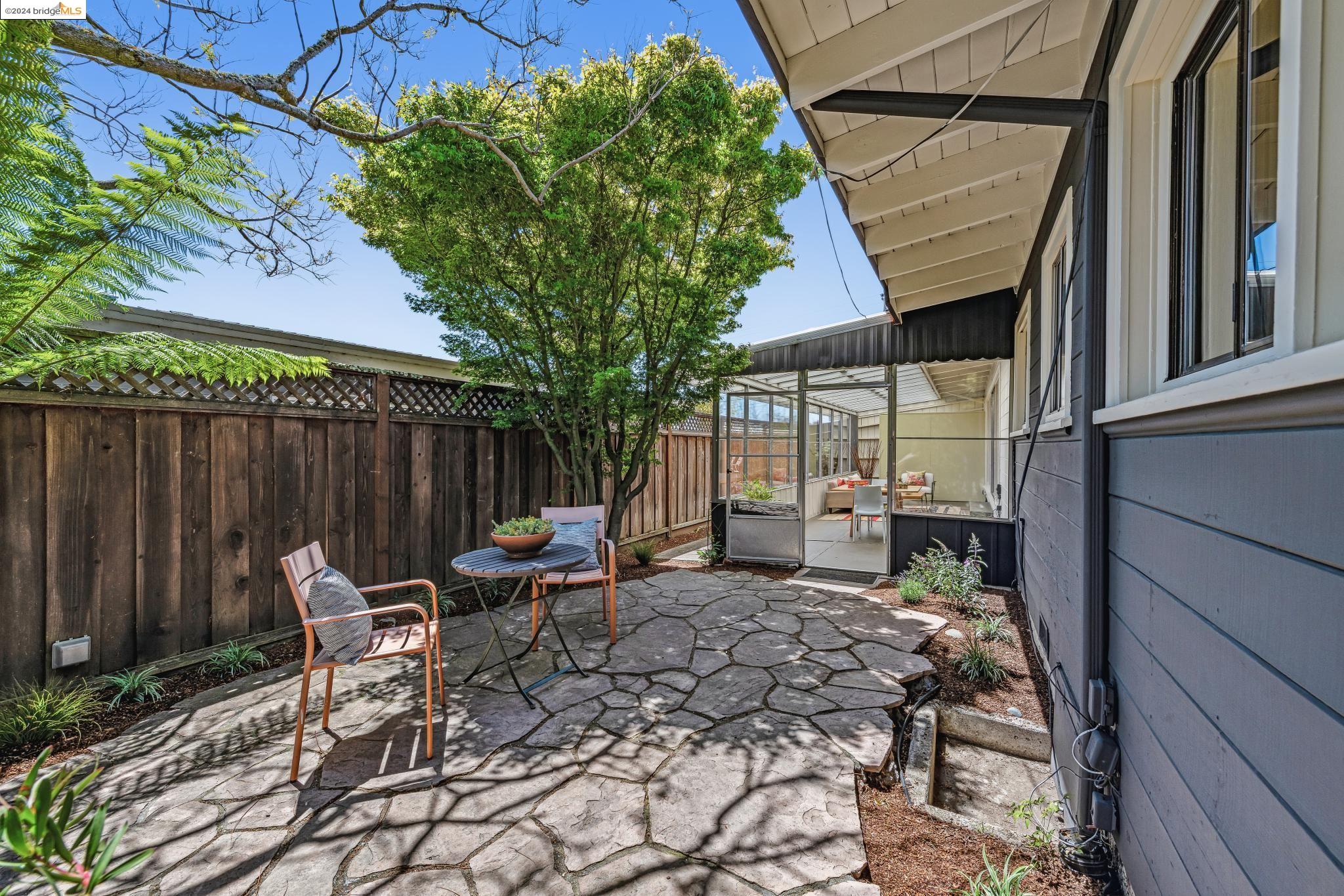Detail Gallery Image 34 of 44 For 1218 Lawrence St, El Cerrito,  CA 94530 - 3 Beds | 2 Baths