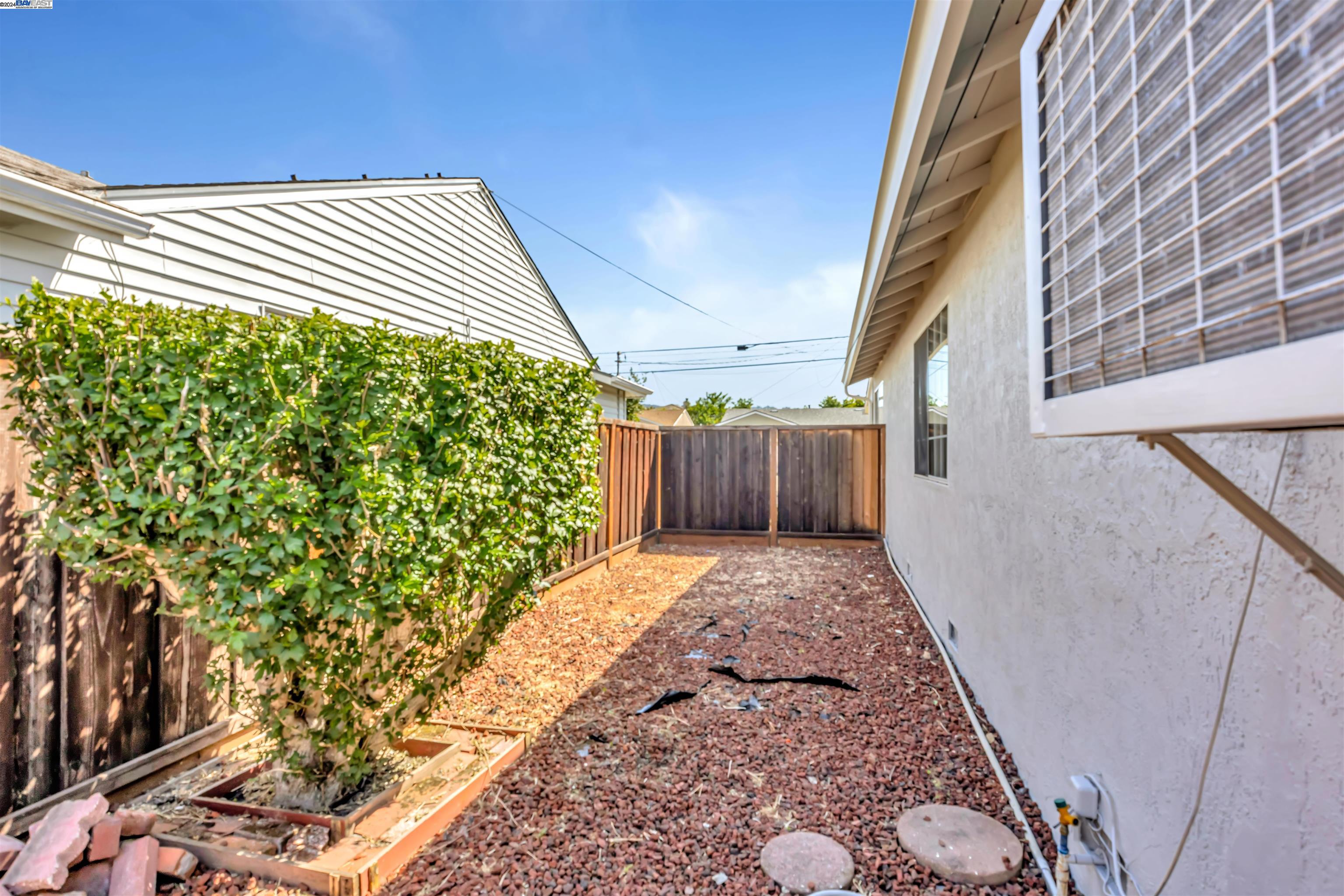 Detail Gallery Image 35 of 39 For 3583 Del Monte Way, San Leandro,  CA 94578 - 3 Beds | 2 Baths