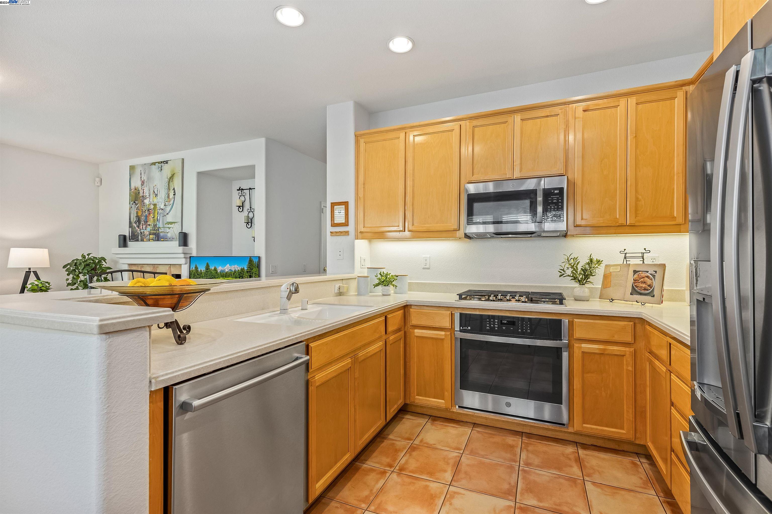 Detail Gallery Image 19 of 38 For 2669 Maria St, Pleasanton,  CA 94588 - 3 Beds | 2/1 Baths