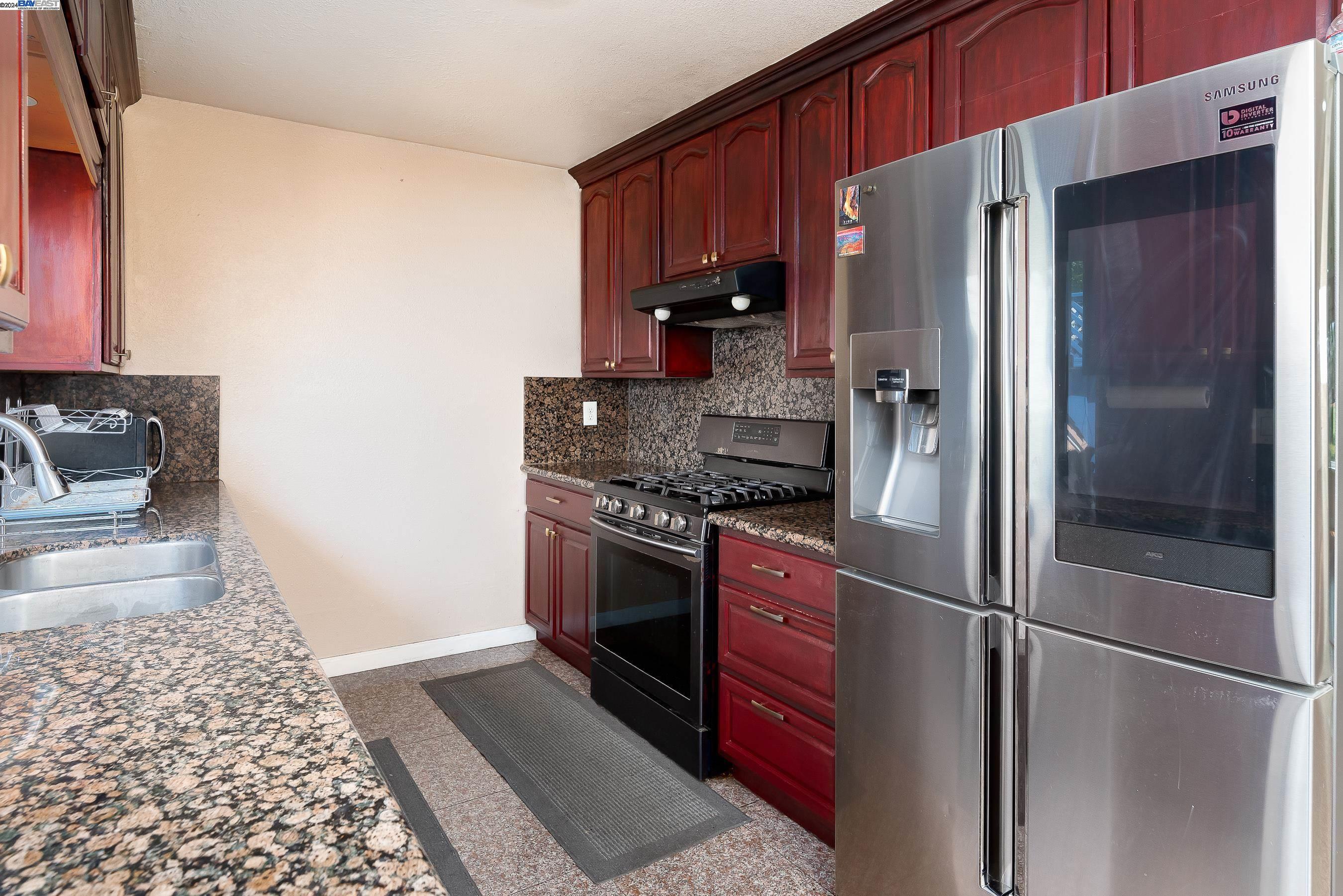Detail Gallery Image 6 of 25 For 4341 Agena Circle, Union City,  CA 94587 - 4 Beds | 2/1 Baths