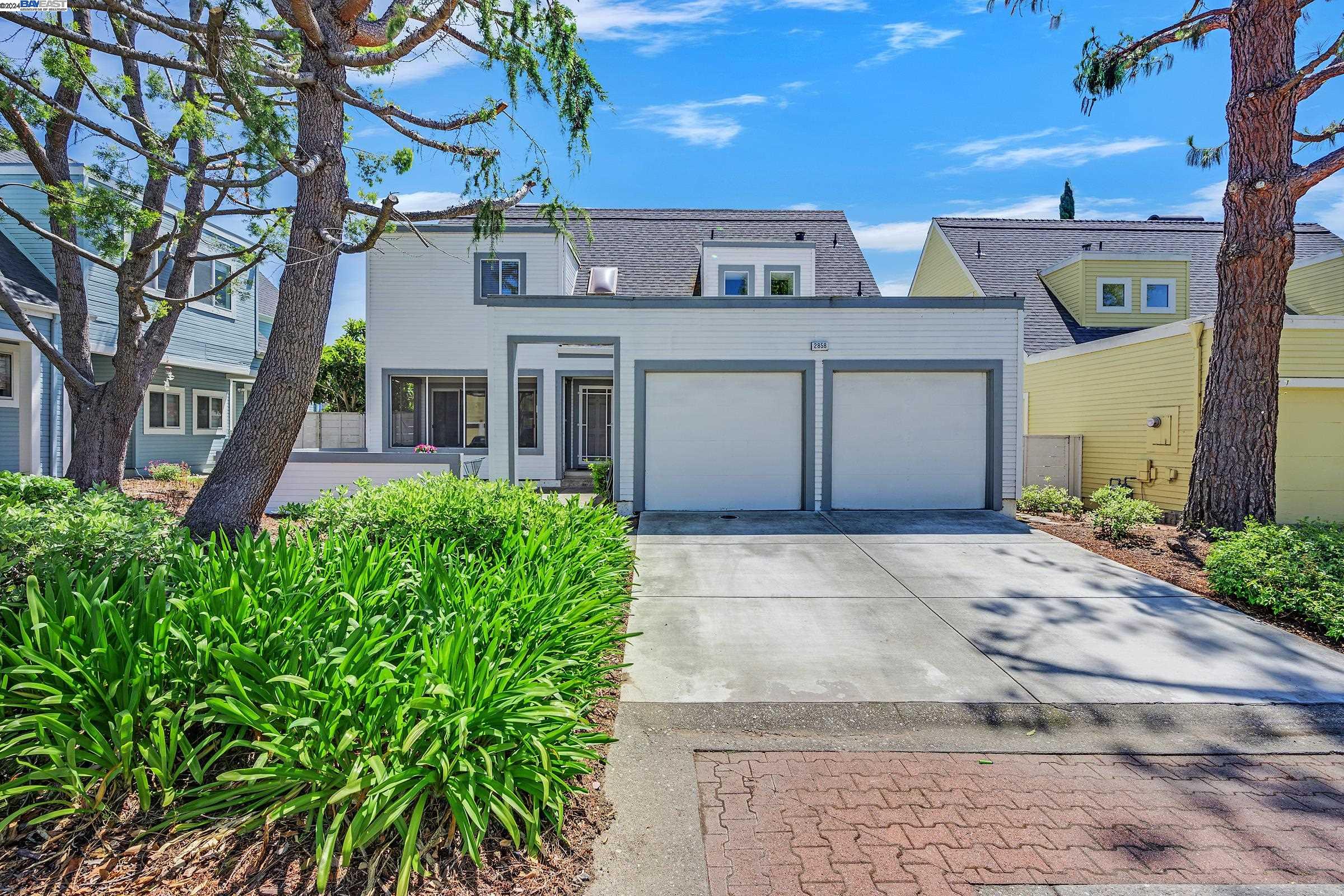 Detail Gallery Image 1 of 1 For 2858 Welk Cmn, Fremont,  CA 94555-1472 - 3 Beds | 2/1 Baths