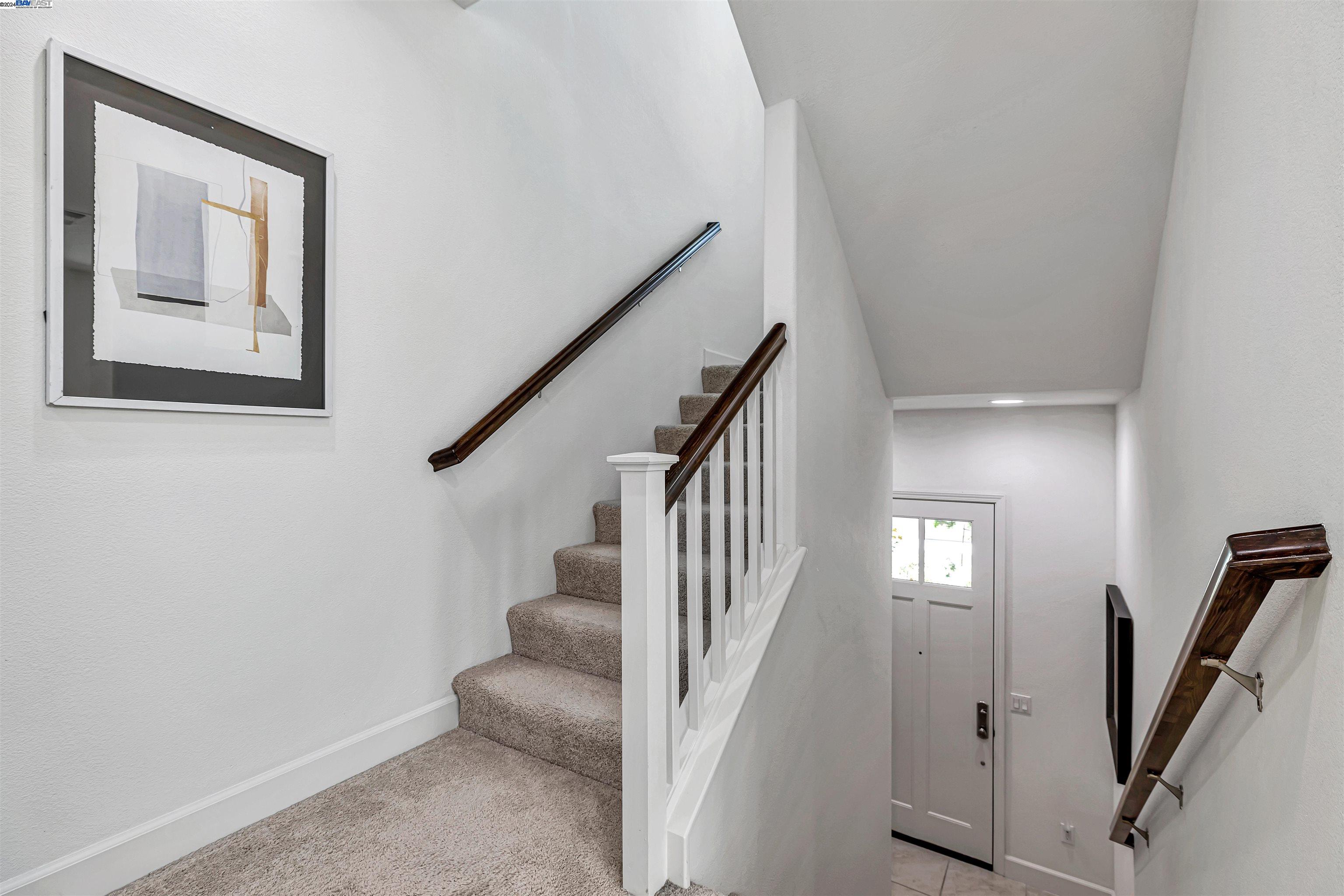 Detail Gallery Image 13 of 50 For 2041 Atlas Loop, Mountain View,  CA 94043 - 4 Beds | 3/1 Baths