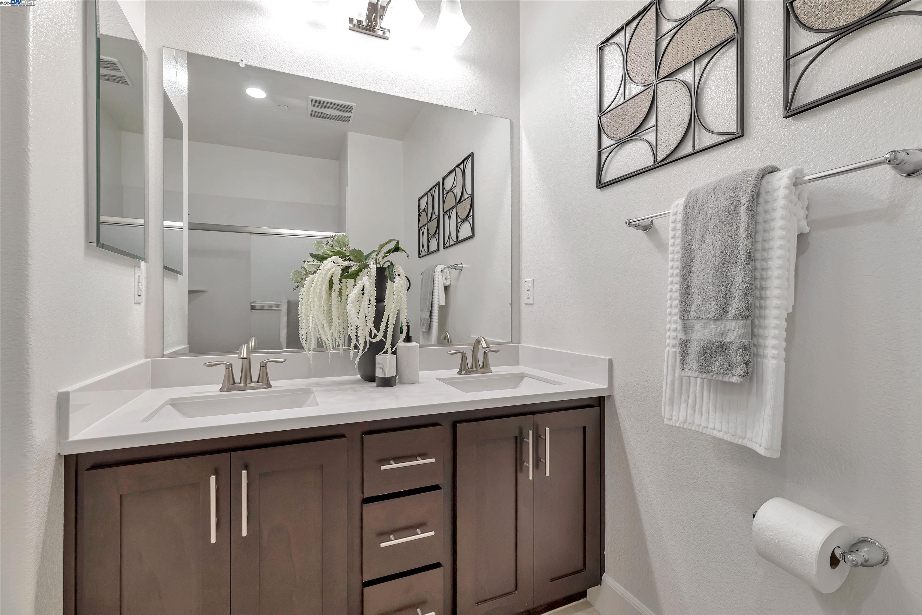 Detail Gallery Image 40 of 50 For 2041 Atlas Loop, Mountain View,  CA 94043 - 4 Beds | 3/1 Baths