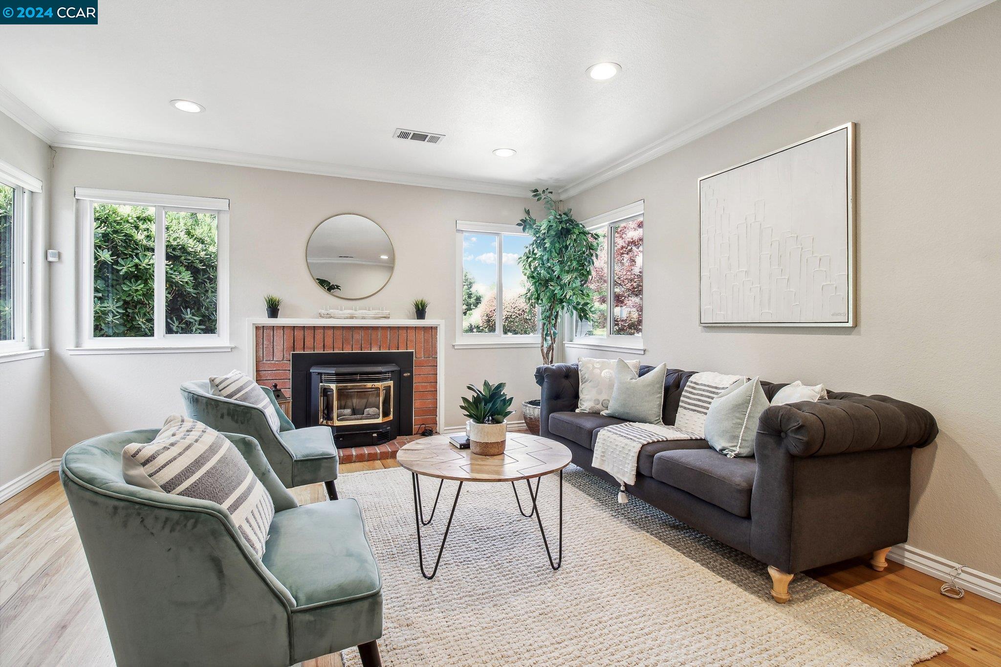 Detail Gallery Image 41 of 45 For 1764 Bishop Dr, Concord,  CA 94521 - 4 Beds | 2 Baths