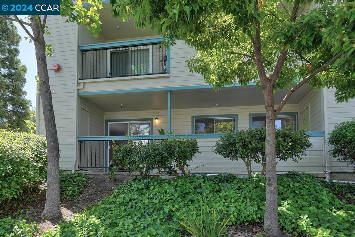Detail Gallery Image 2 of 38 For 1430 Bel Air Dr #109,  Concord,  CA 94521 - 2 Beds | 1 Baths
