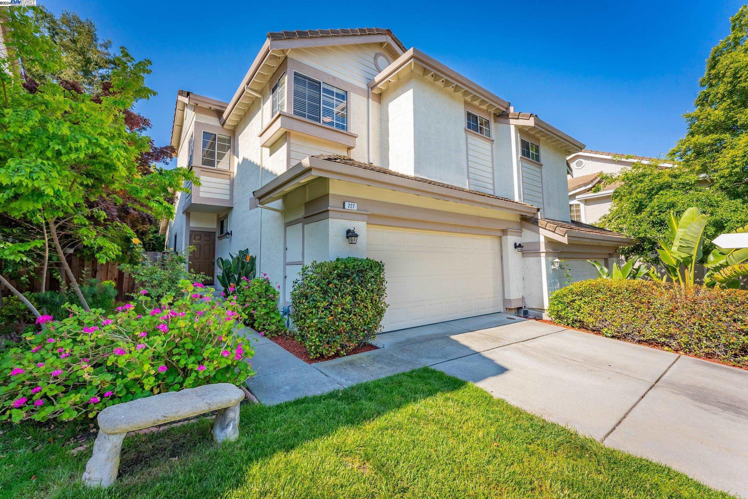 Detail Gallery Image 1 of 1 For 227 Bear Ct, Fremont,  CA 94539 - 3 Beds | 2/1 Baths