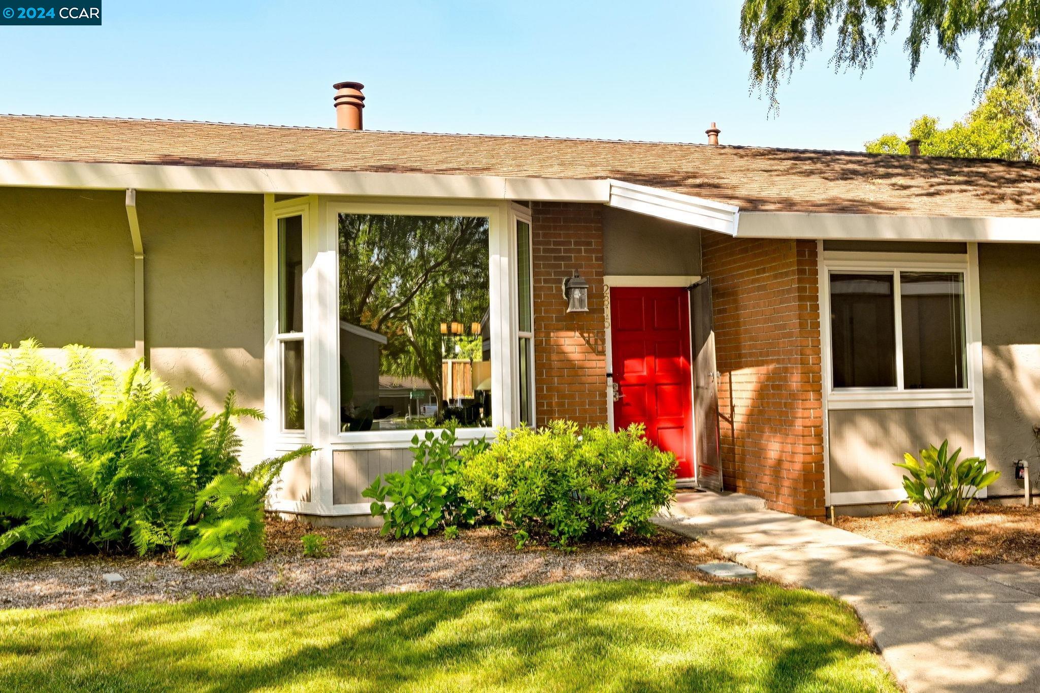 More Details about MLS # 41059055 : 2815 ROYAL ANN LANE