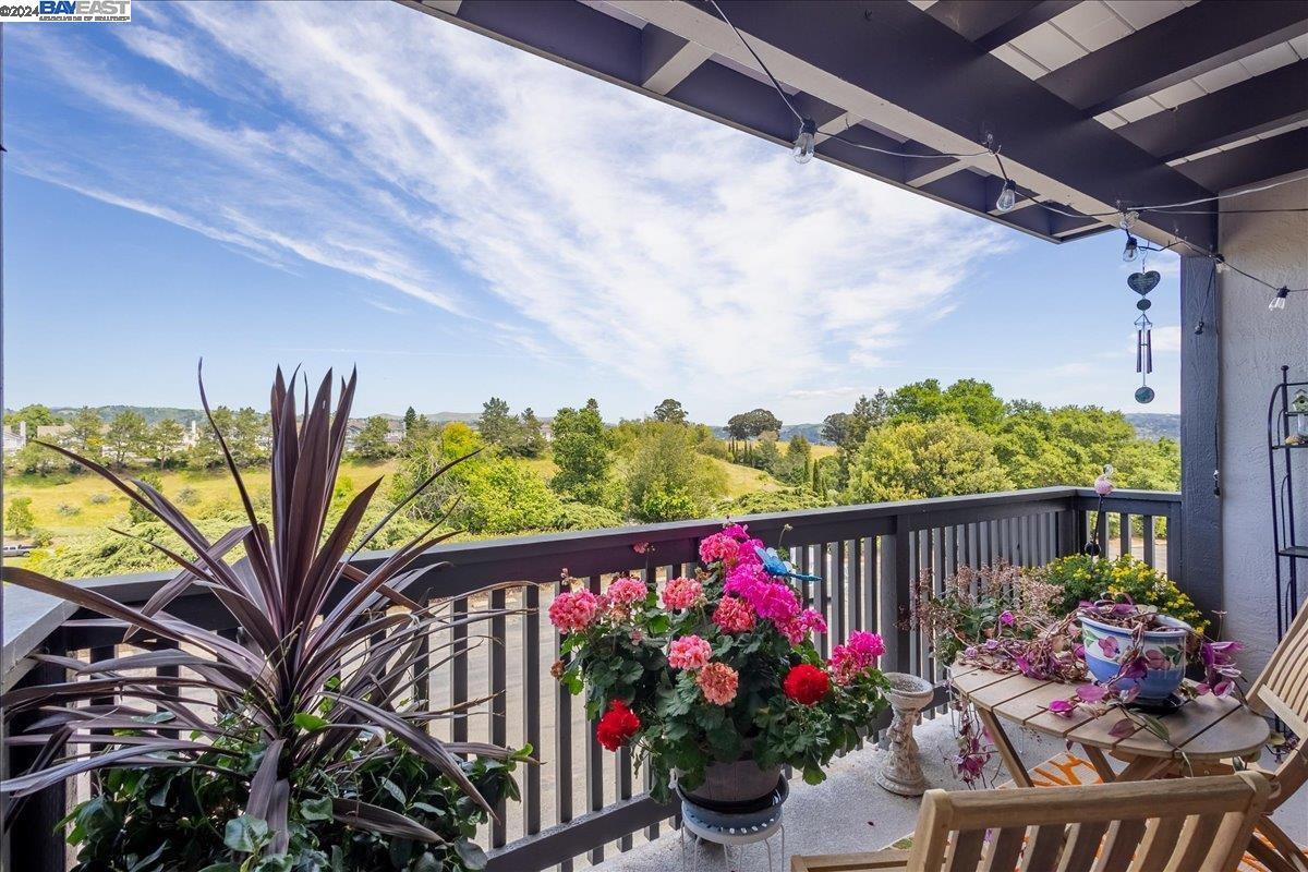 Detail Gallery Image 14 of 50 For 19100 Crest Ave #77,  Castro Valley,  CA 94546 - 2 Beds | 2 Baths