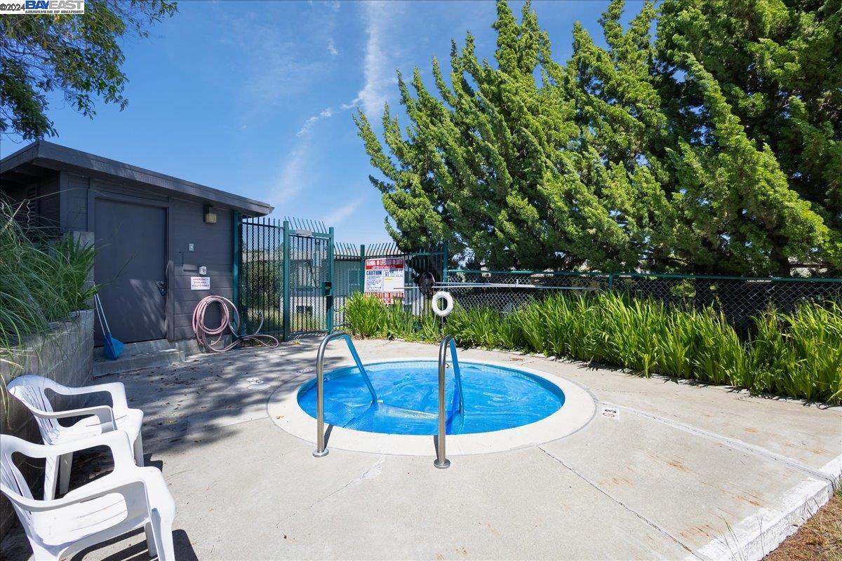 Detail Gallery Image 34 of 50 For 19100 Crest Ave #77,  Castro Valley,  CA 94546 - 2 Beds | 2 Baths