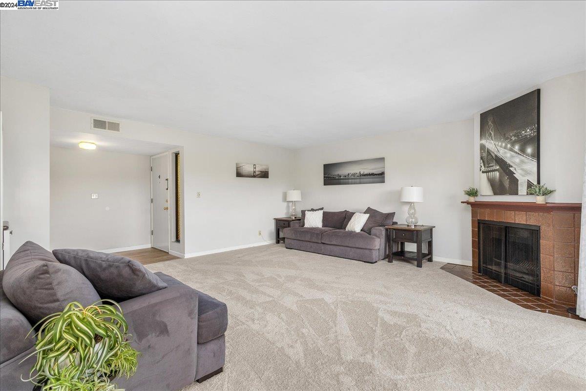Detail Gallery Image 9 of 50 For 19100 Crest Ave #77,  Castro Valley,  CA 94546 - 2 Beds | 2 Baths