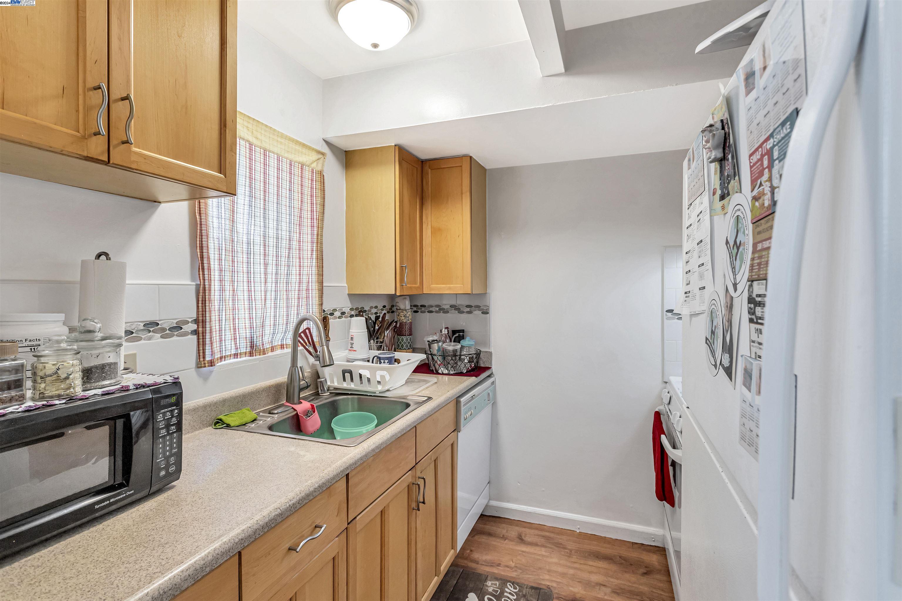 Detail Gallery Image 10 of 22 For 1560 Pine Street #14,  Concord,  CA 94520 - 2 Beds | 1 Baths