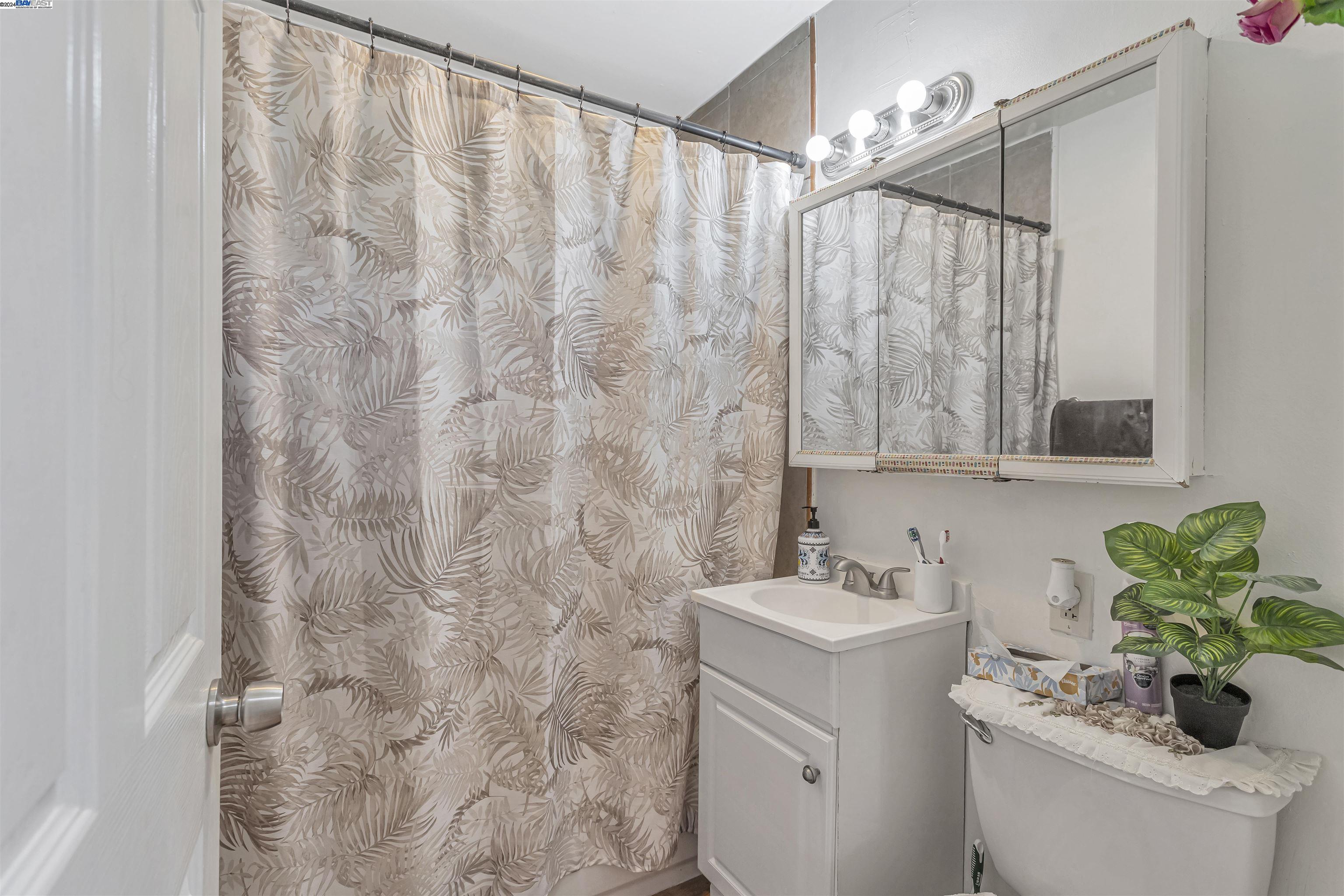 Detail Gallery Image 16 of 22 For 1560 Pine Street #14,  Concord,  CA 94520 - 2 Beds | 1 Baths