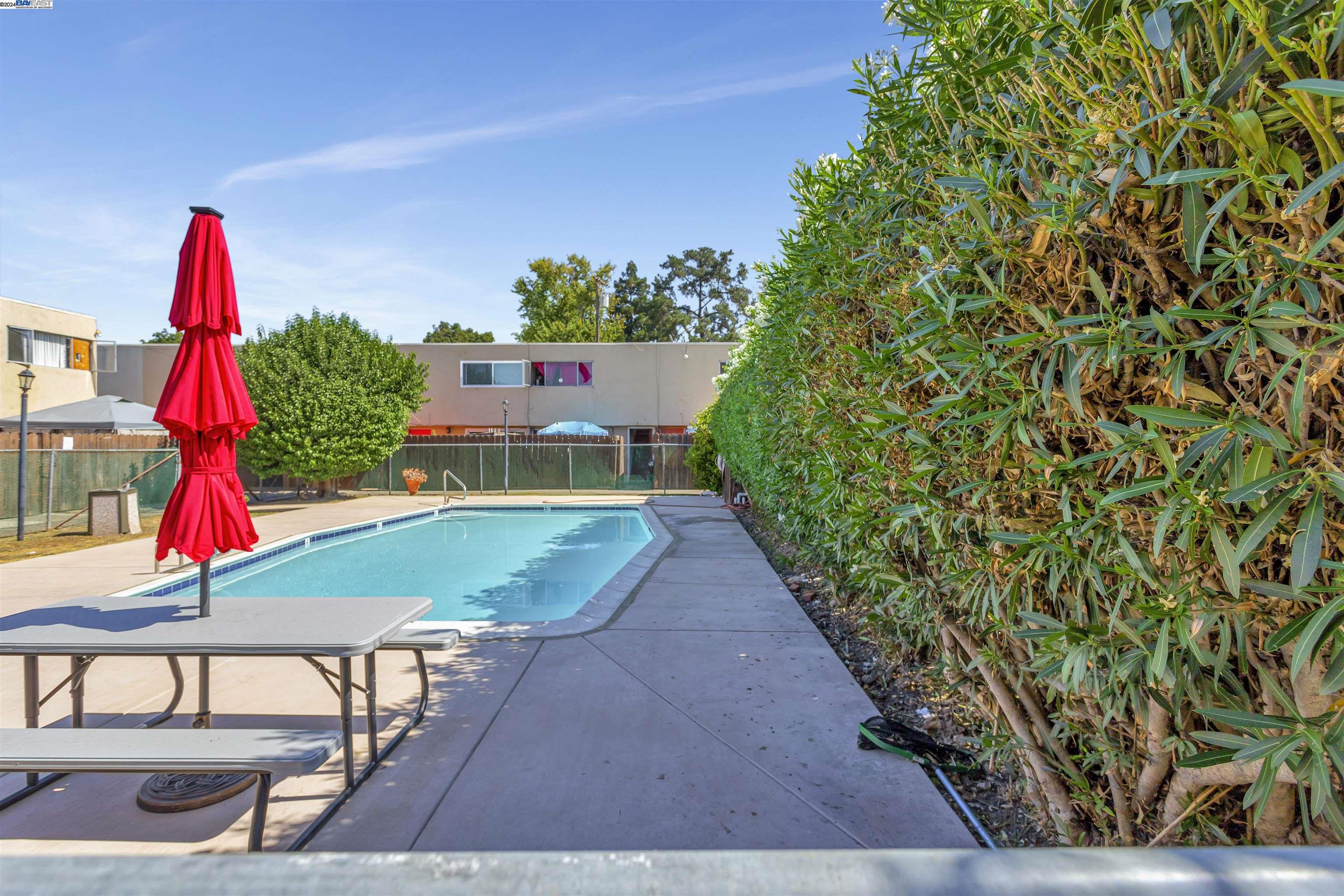 Detail Gallery Image 21 of 22 For 1560 Pine Street #14,  Concord,  CA 94520 - 2 Beds | 1 Baths
