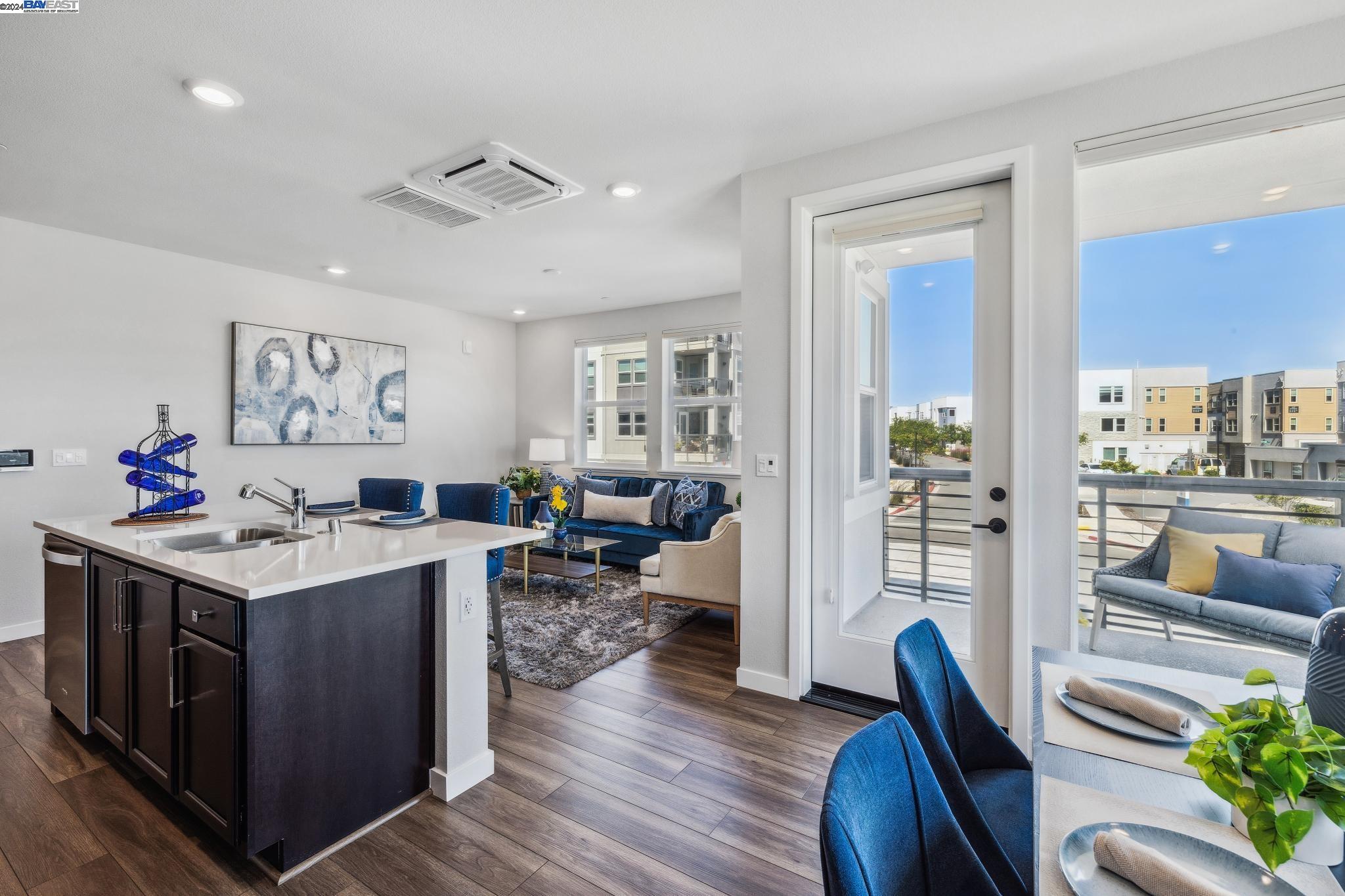 Detail Gallery Image 1 of 48 For 2871 5th Street, Alameda,  CA 94501 - 2 Beds | 2 Baths