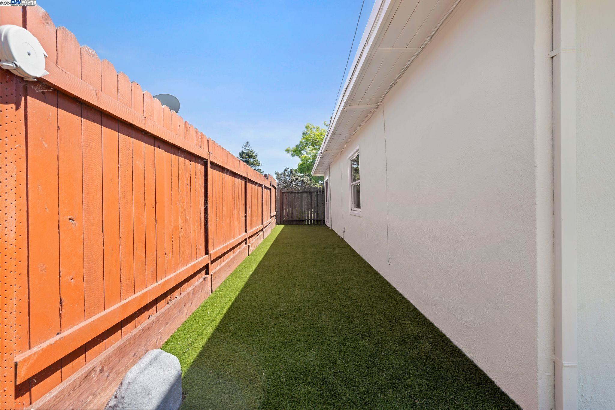 Detail Gallery Image 25 of 29 For 3139 Groom Dr, Richmond,  CA 94806 - 4 Beds | 2 Baths