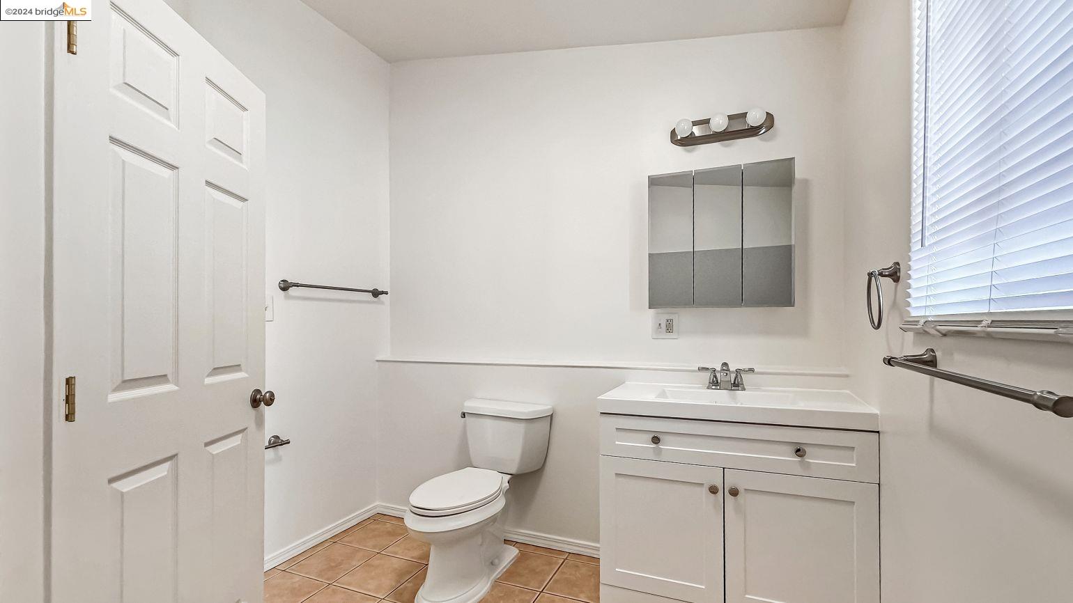 Detail Gallery Image 27 of 29 For 3819 Maybelle Ave, Oakland,  CA 94619 - – Beds | – Baths