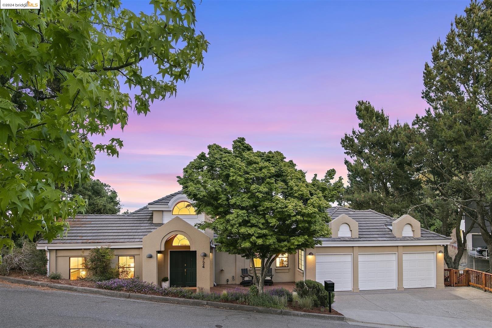 Detail Gallery Image 1 of 1 For 724 Grizzly, Oakland,  CA 94611 - 6 Beds | 5 Baths