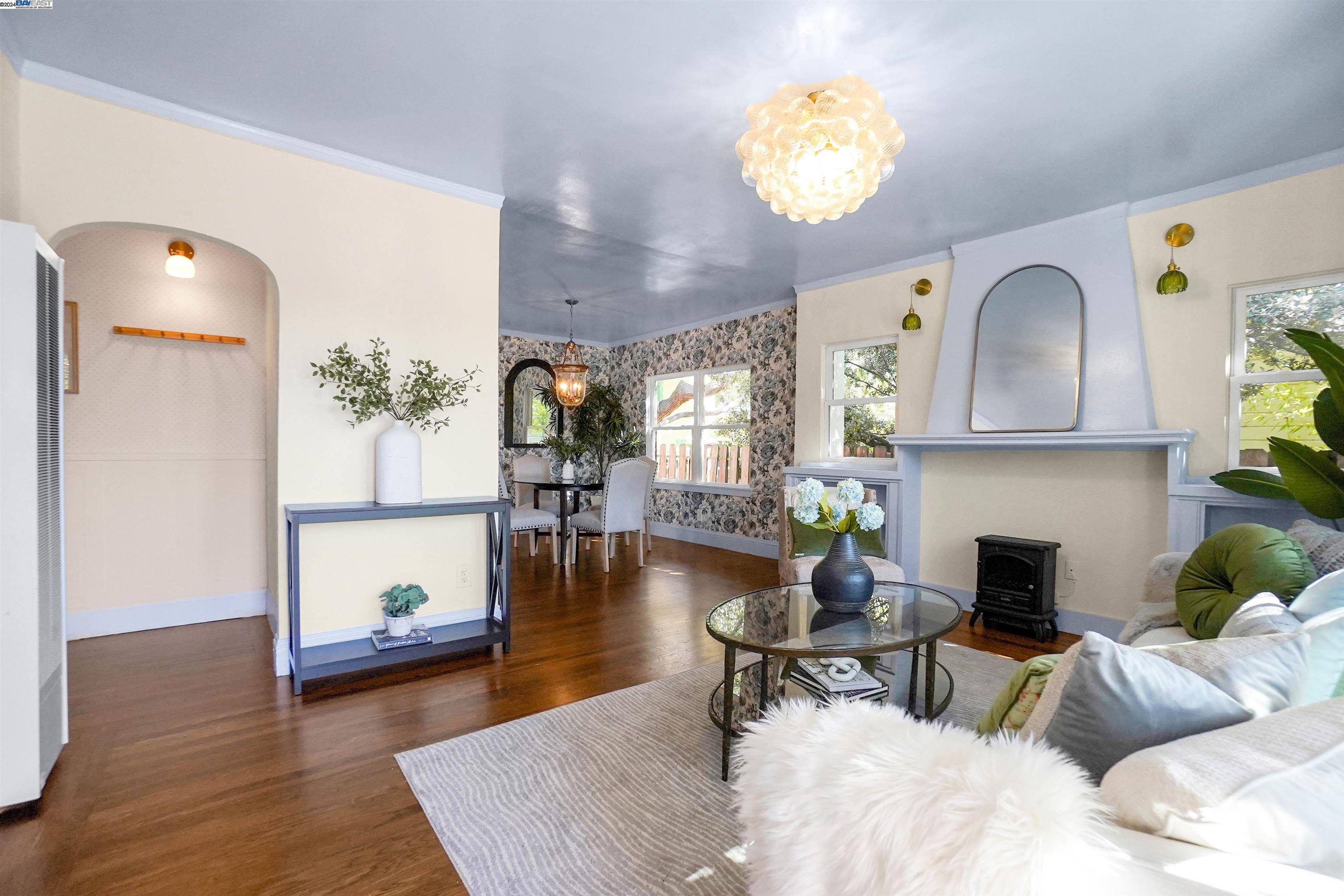 Detail Gallery Image 14 of 44 For 1413 Neilson St, Berkeley,  CA 94702 - 3 Beds | 2 Baths