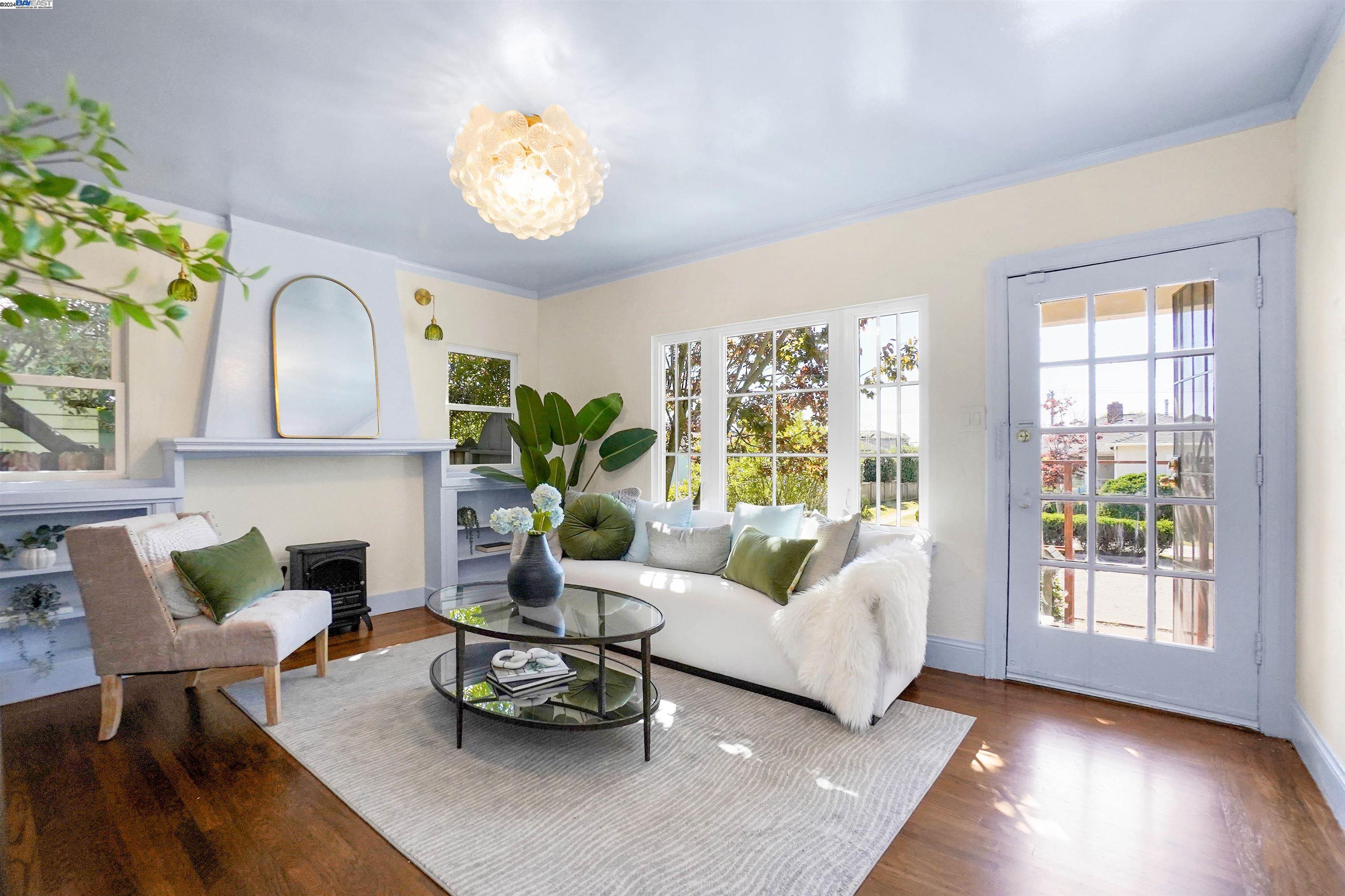 Detail Gallery Image 15 of 44 For 1413 Neilson St, Berkeley,  CA 94702 - 3 Beds | 2 Baths