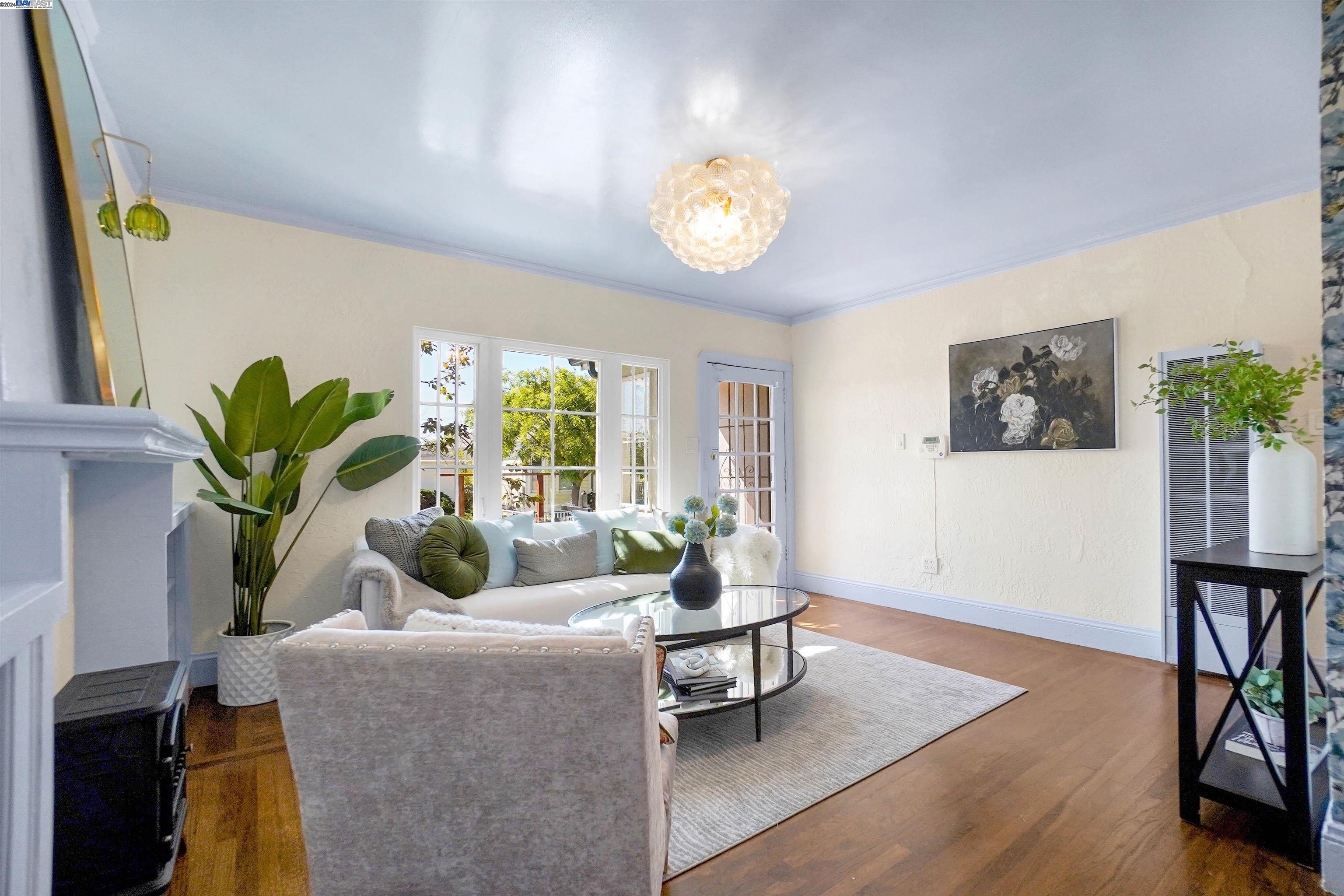 Detail Gallery Image 16 of 44 For 1413 Neilson St, Berkeley,  CA 94702 - 3 Beds | 2 Baths