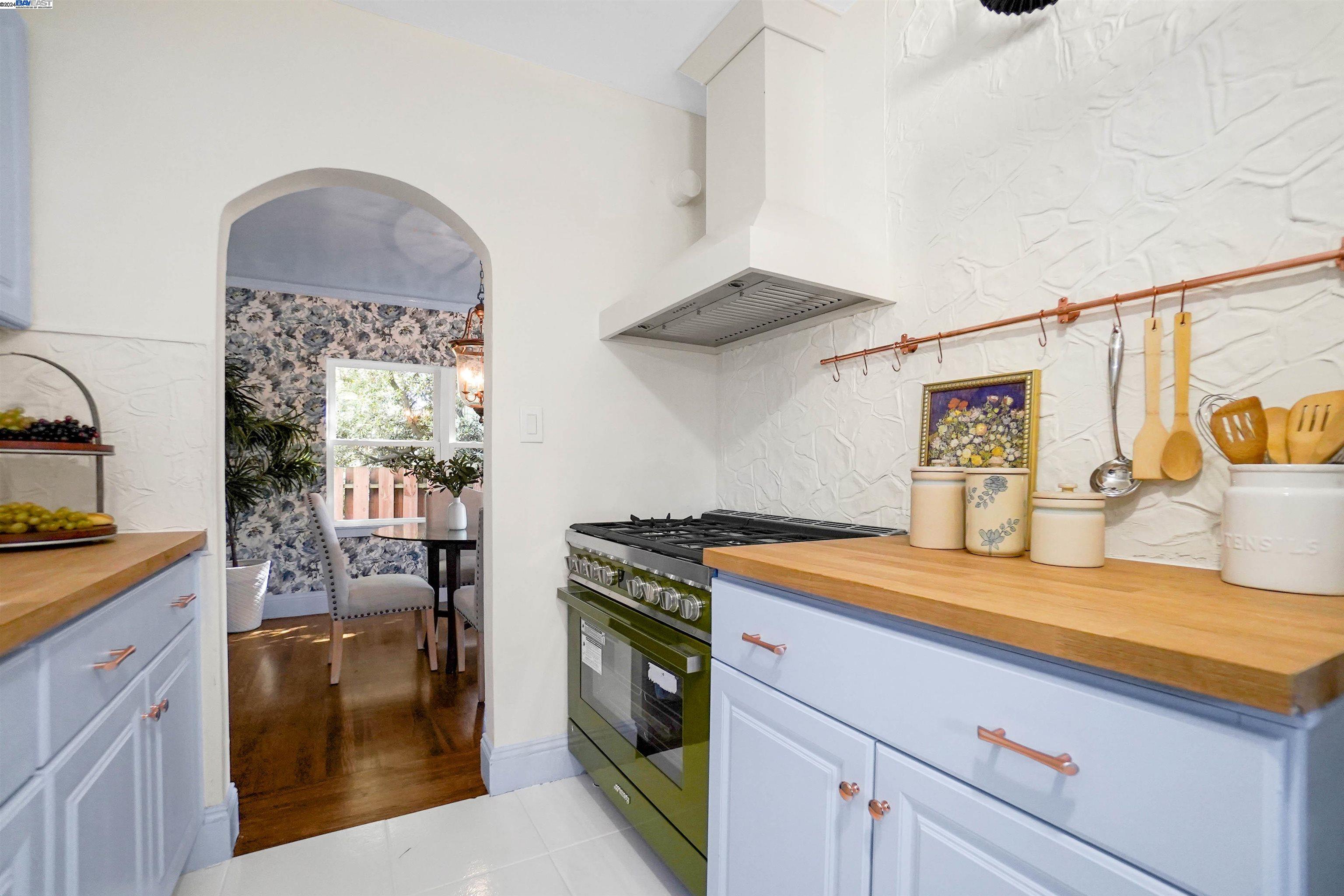 Detail Gallery Image 22 of 44 For 1413 Neilson St, Berkeley,  CA 94702 - 3 Beds | 2 Baths