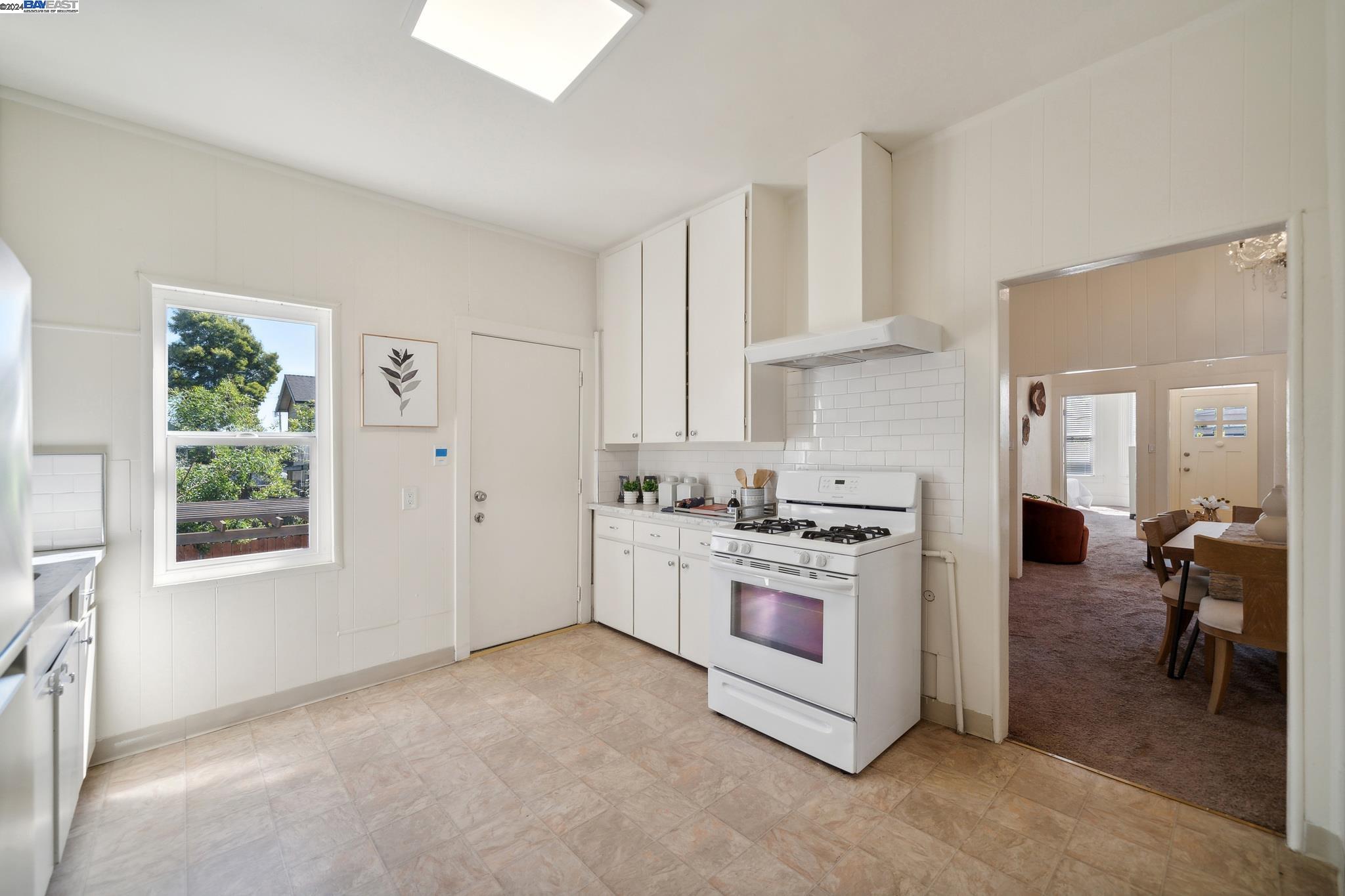 Detail Gallery Image 9 of 25 For 340 Peralta St, Oakland,  CA 94607 - – Beds | – Baths