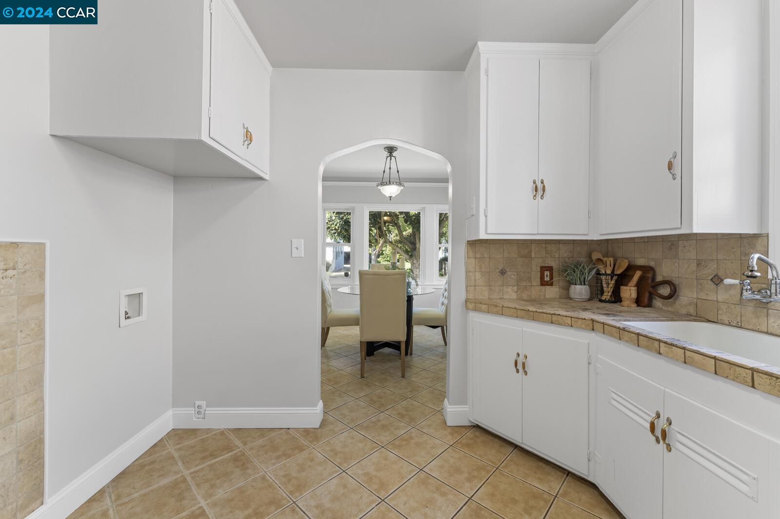 Detail Gallery Image 12 of 34 For 2818 Nevin Ave, Richmond,  CA 94804 - 2 Beds | 1 Baths
