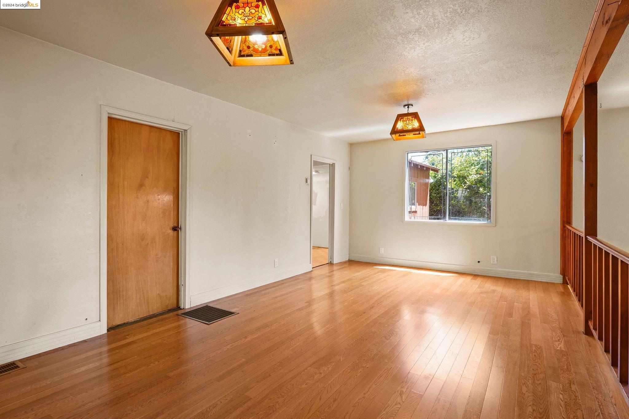 Detail Gallery Image 10 of 38 For 3720 Wisconsin St, Oakland,  CA 94619 - 2 Beds | 2 Baths