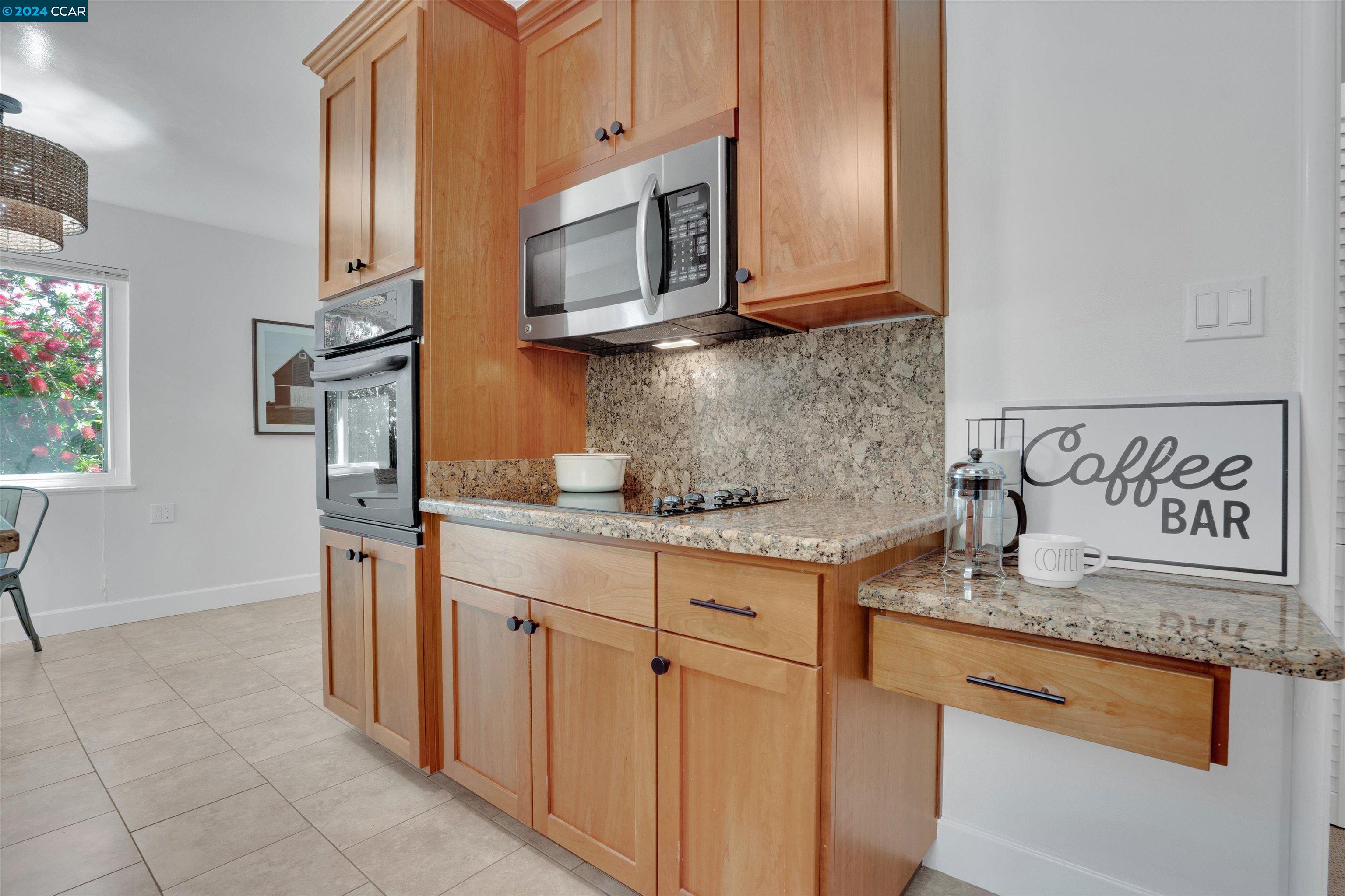 Detail Gallery Image 20 of 45 For 135 St. Marys Ct, Martinez,  CA 94553 - 4 Beds | 2 Baths