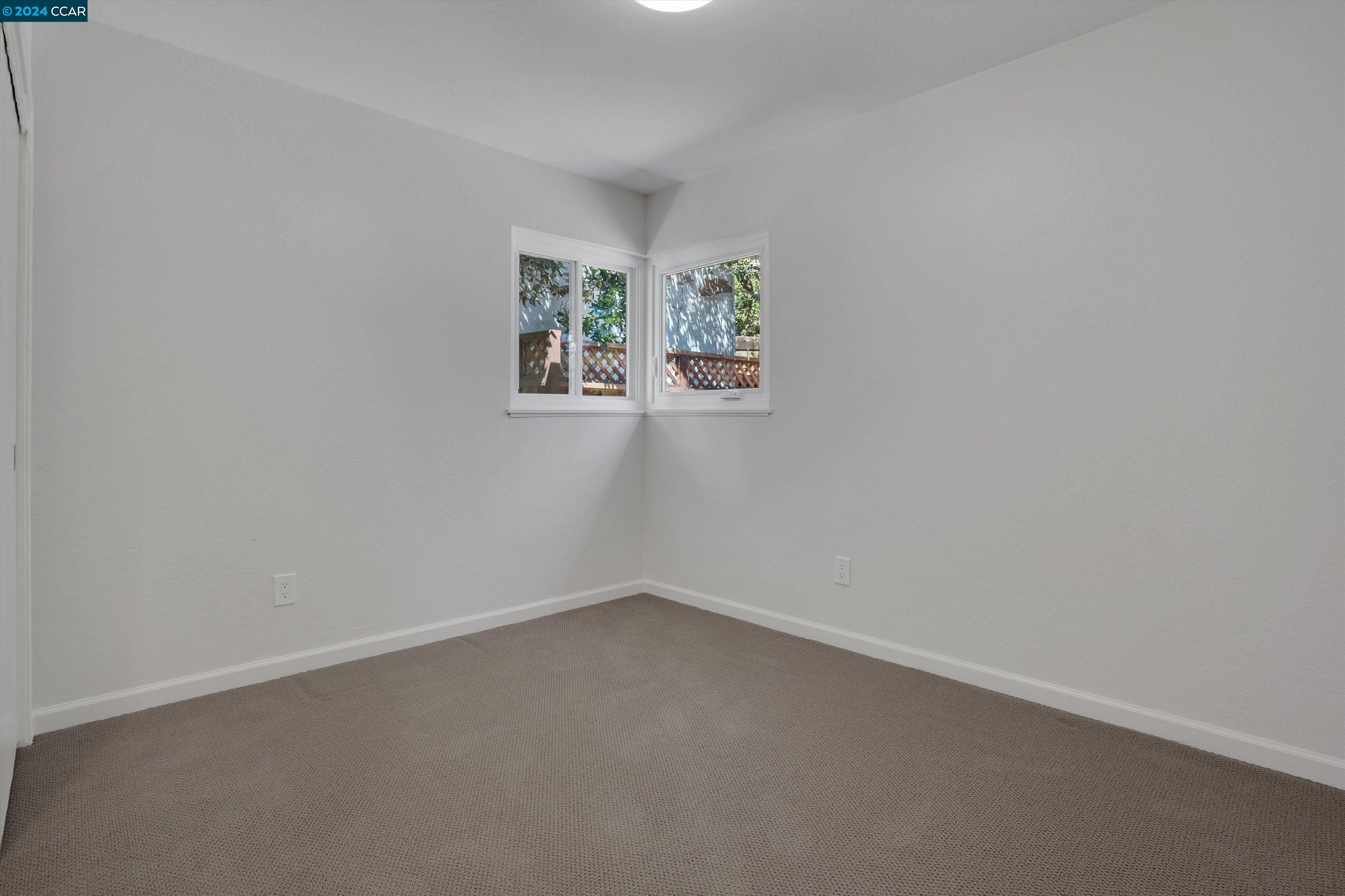 Detail Gallery Image 25 of 45 For 135 St. Marys Ct, Martinez,  CA 94553 - 4 Beds | 2 Baths
