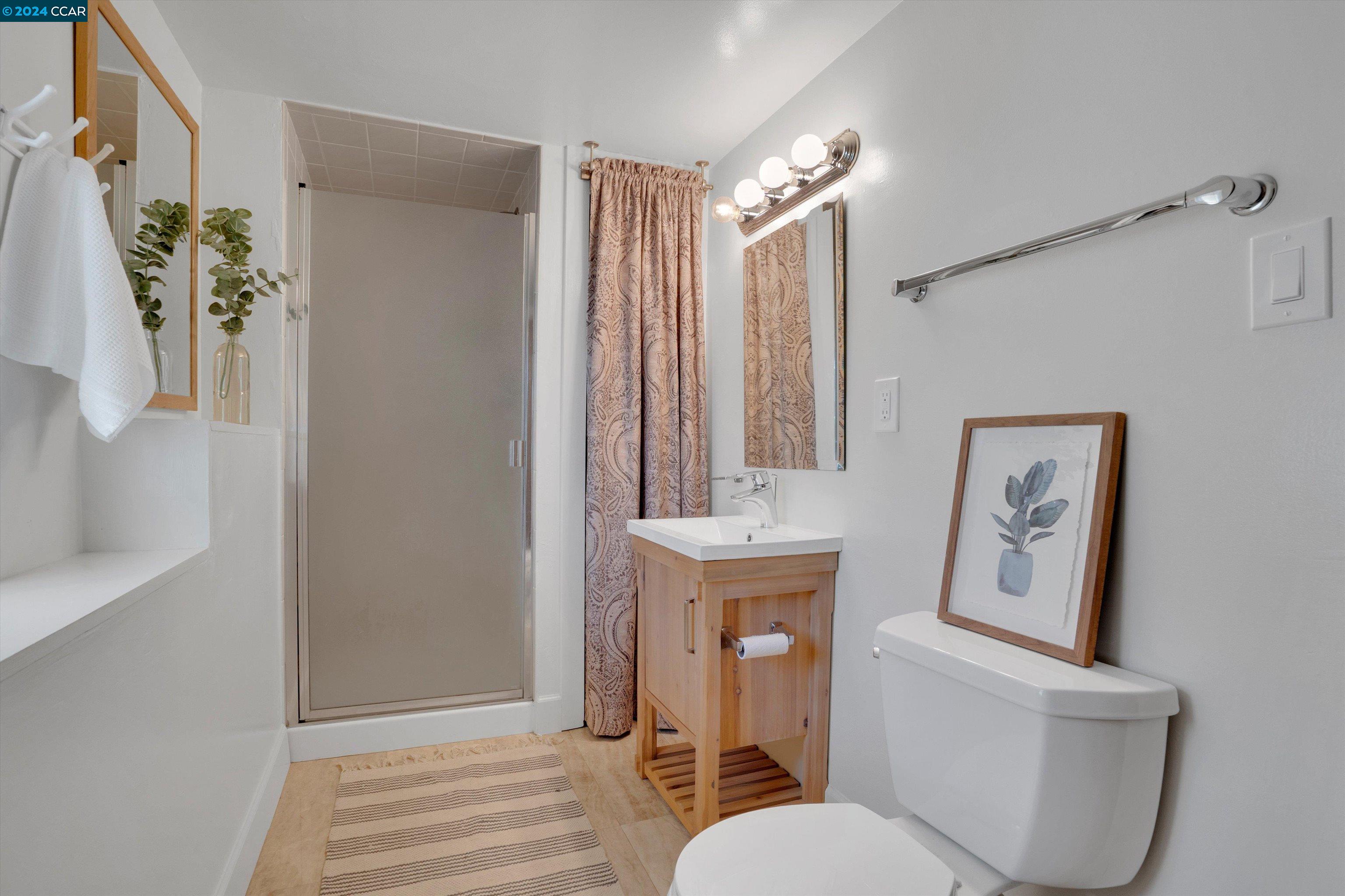 Detail Gallery Image 31 of 45 For 135 St. Marys Ct, Martinez,  CA 94553 - 4 Beds | 2 Baths