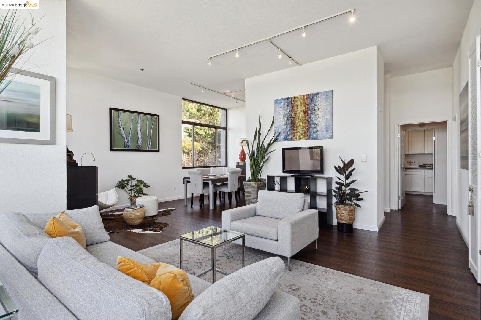 Photo #2: 41059169 Listing 